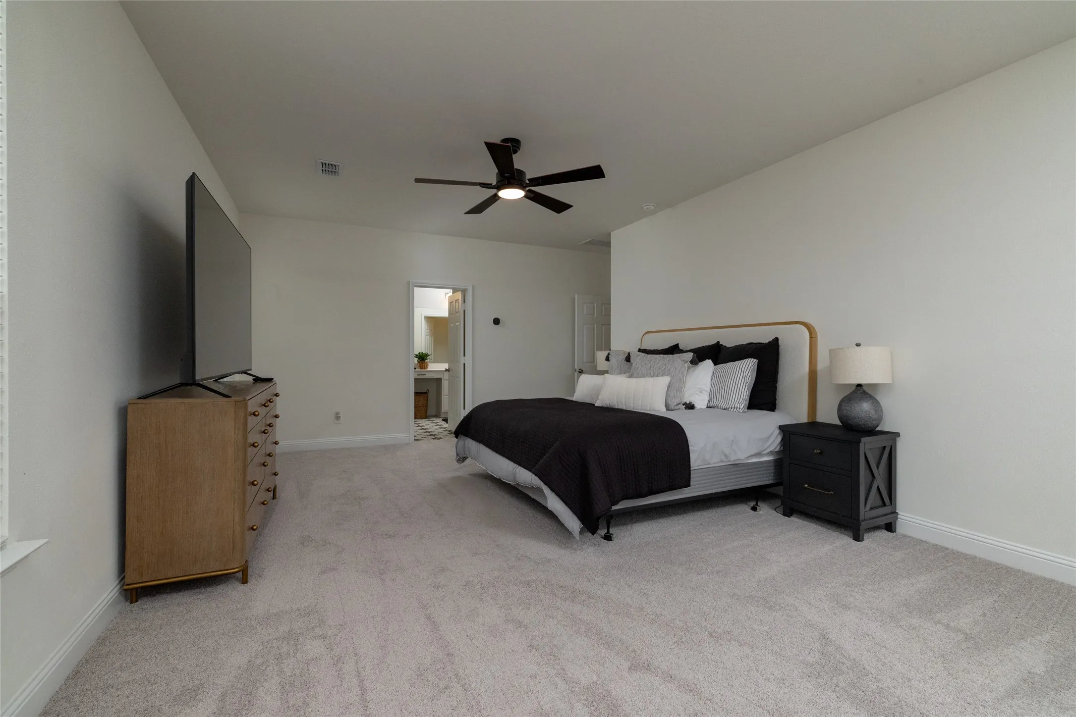 Single Family Residence For Sale in Denton County , 212 Colvin Lane, Justin, Texas 76247, 4 Bedroom, 3 Bathroom, 2 Garage spaces, 2,734 Sqft, built in 2024, mls#21375622, Real Estate Agent in Justin, Homes For Sale in Denton county, Homes For Sale in Justin, Realtor in Justin Texas, Real Estate Brokerage Independent Realty Texas, Luminita Cordes Realtor