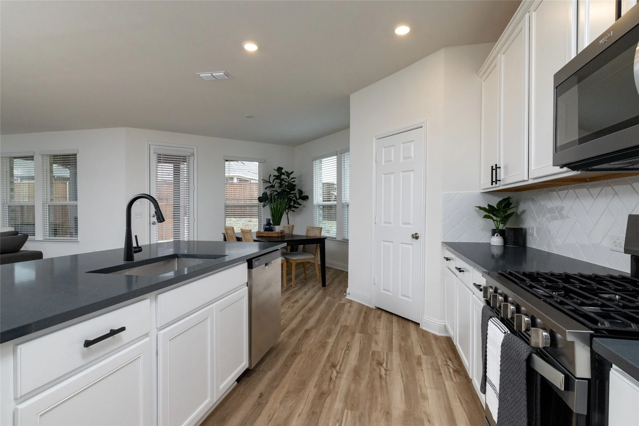 Single Family Residence For Sale in Denton County , 212 Colvin Lane, Justin, Texas 76247, 4 Bedroom, 3 Bathroom, 2 Garage spaces, 2,734 Sqft, built in 2024, mls#21375622, Real Estate Agent in Justin, Homes For Sale in Denton county, Homes For Sale in Justin, Realtor in Justin Texas, Real Estate Brokerage Independent Realty Texas, Luminita Cordes Realtor