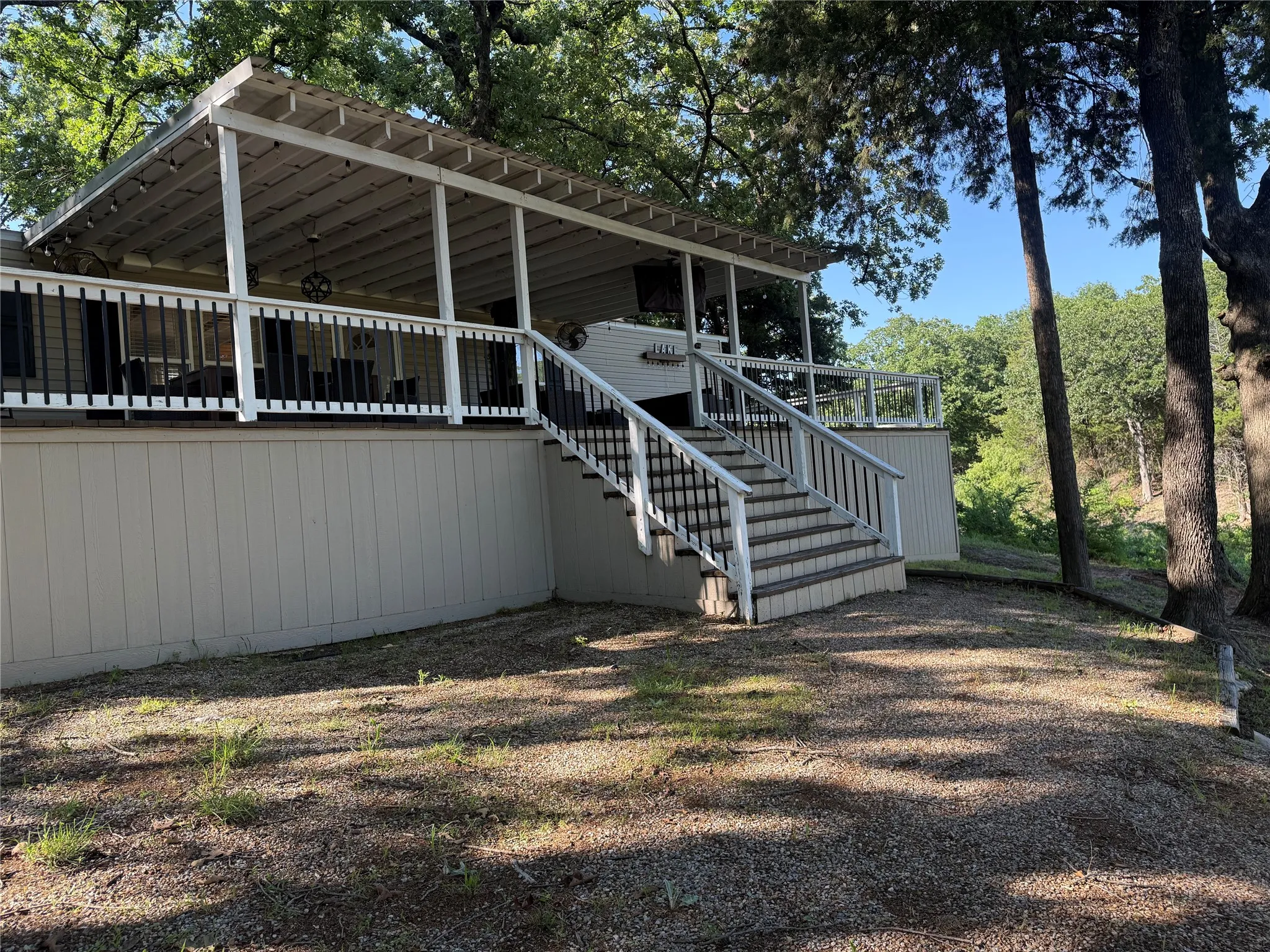 Manufactured Home For Sale in Grayson County , 300 Lighthouse Drive PT64, Pottsboro, Texas 75076, 3 Bedroom, 2 Bathroom, Garage spaces, 1,216 Sqft, built in 2015, mls#21375076, Real Estate Agent in Pottsboro, Homes For Sale in Grayson county, Homes For Sale in Pottsboro, Realtor in Pottsboro Texas, Real Estate Brokerage Independent Realty Texas, Luminita Cordes Realtor