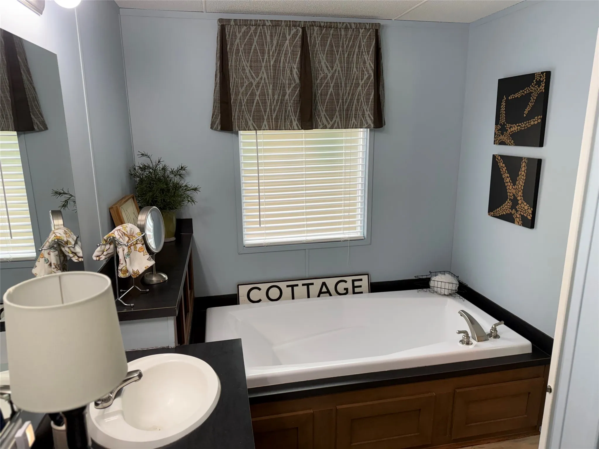 Manufactured Home For Sale in Grayson County , 300 Lighthouse Drive PT64, Pottsboro, Texas 75076, 3 Bedroom, 2 Bathroom, Garage spaces, 1,216 Sqft, built in 2015, mls#21375076, Real Estate Agent in Pottsboro, Homes For Sale in Grayson county, Homes For Sale in Pottsboro, Realtor in Pottsboro Texas, Real Estate Brokerage Independent Realty Texas, Luminita Cordes Realtor