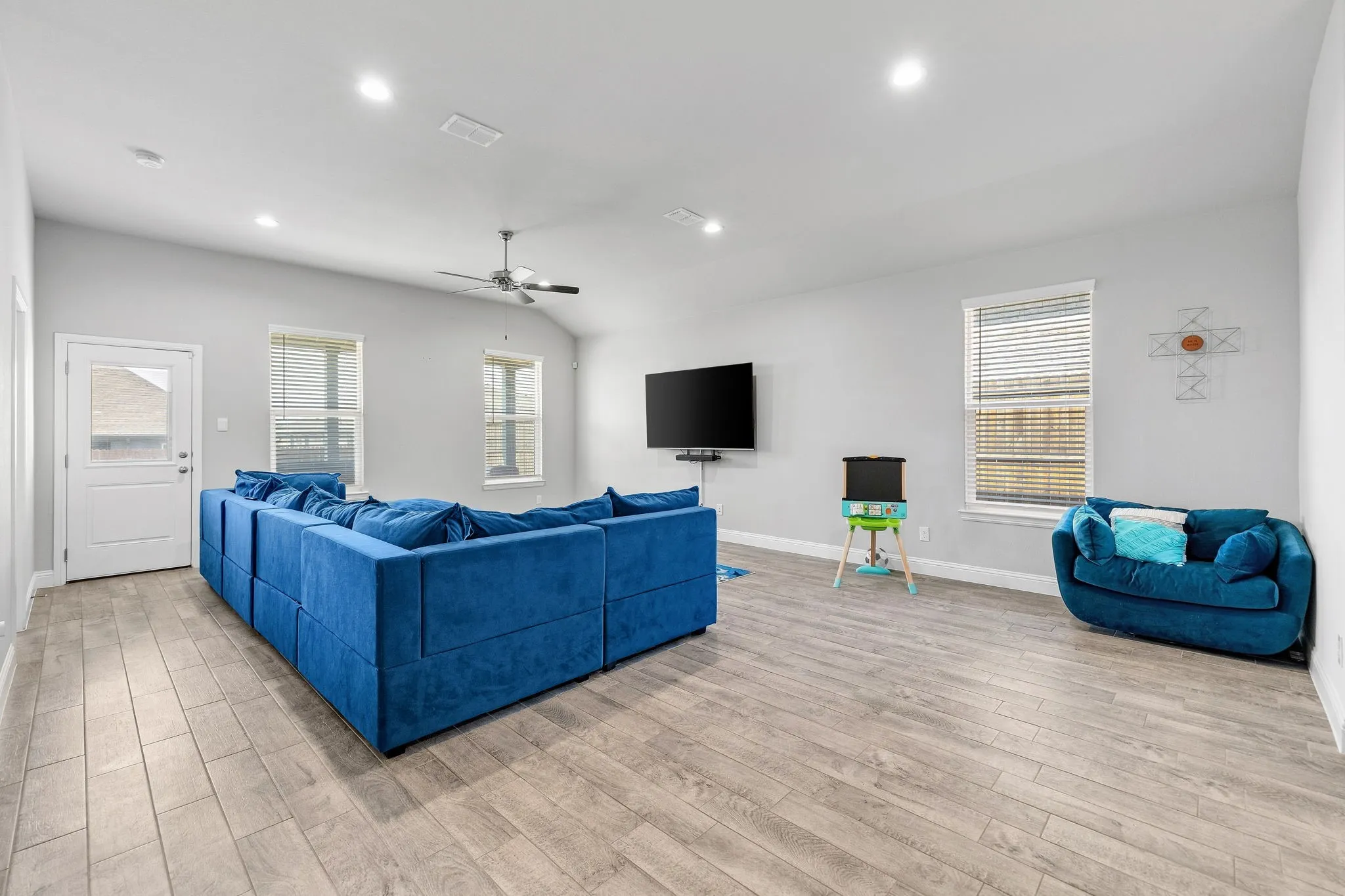 Single Family Residence For Sale in Denton County , 1501 Razorbill Road, Denton, Texas 76205, 4 Bedroom, 2 Bathroom, 2 Garage spaces, 2,030 Sqft, built in 2023, mls#21375086, Real Estate Agent in Denton, Homes For Sale in Denton county, Homes For Sale in Denton, Realtor in Denton Texas, Real Estate Brokerage Independent Realty Texas, Luminita Cordes Realtor