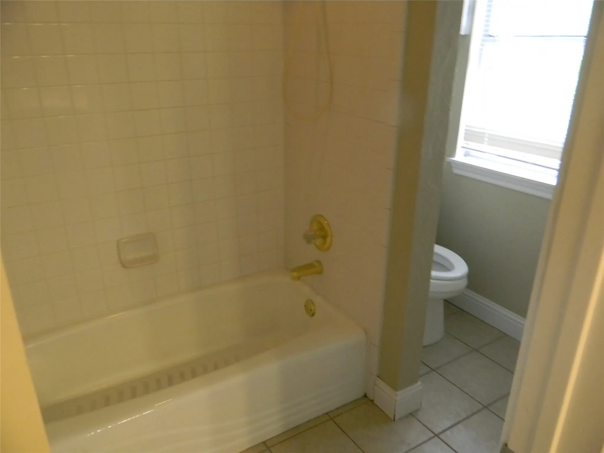 Single Family Residence For Rent in Tarrant County , 416 Roland Drive, Keller, Texas 76248, 4 Bedroom, 3 Bathroom, 1 Garage spaces, 2,635 Sqft, built in 1996, mls#21375625, Real Estate Agent in Keller, Homes For Rent in Tarrant county, Homes For Rent in Keller, Realtor in Keller Texas, Real Estate Brokerage Independent Realty Texas, Luminita Cordes Realtor