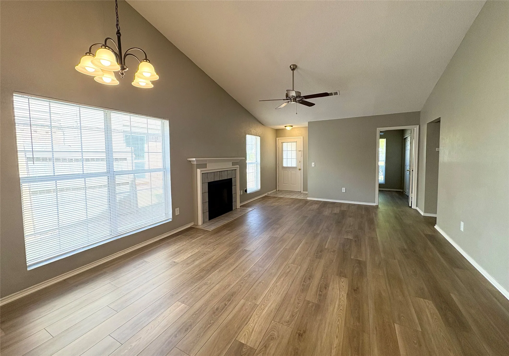 Duplex For Rent in Dallas County , 2331 Forestbrook Drive, Garland, Texas 75040, 3 Bedroom, 2 Bathroom, 1 Garage spaces, 1,146 Sqft, built in 1986, mls#21374369, Real Estate Agent in Garland, Homes For Rent in Dallas county, Homes For Rent in Garland, Realtor in Garland Texas, Real Estate Brokerage Independent Realty Texas, Luminita Cordes Realtor