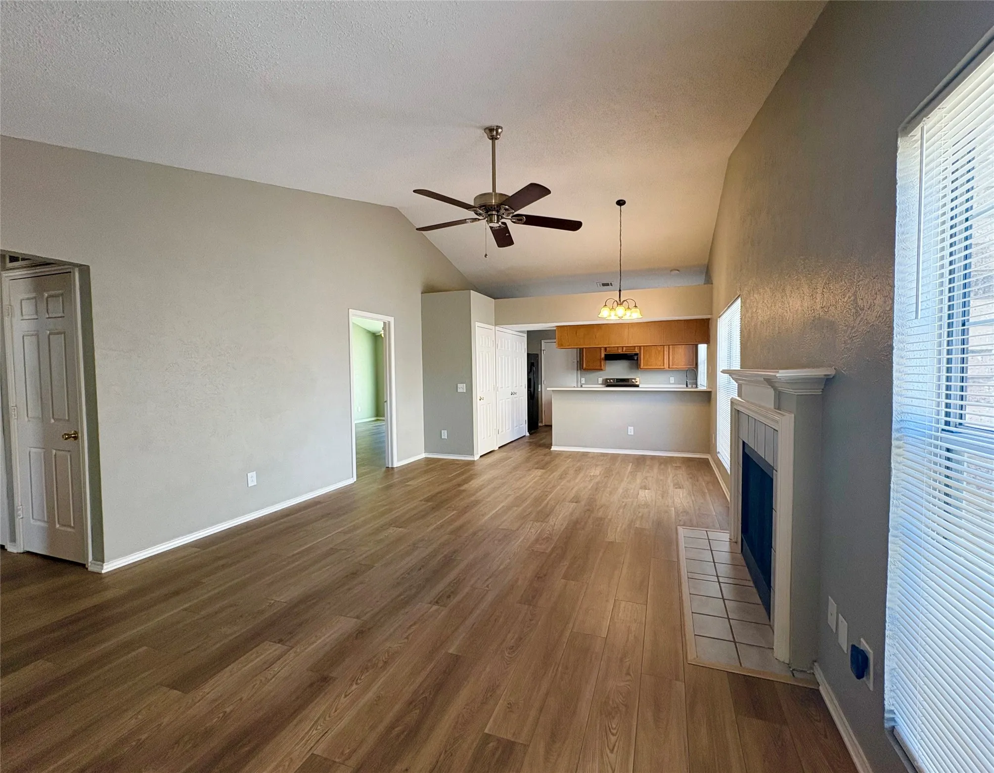 Duplex For Rent in Dallas County , 2331 Forestbrook Drive, Garland, Texas 75040, 3 Bedroom, 2 Bathroom, 1 Garage spaces, 1,146 Sqft, built in 1986, mls#21374369, Real Estate Agent in Garland, Homes For Rent in Dallas county, Homes For Rent in Garland, Realtor in Garland Texas, Real Estate Brokerage Independent Realty Texas, Luminita Cordes Realtor