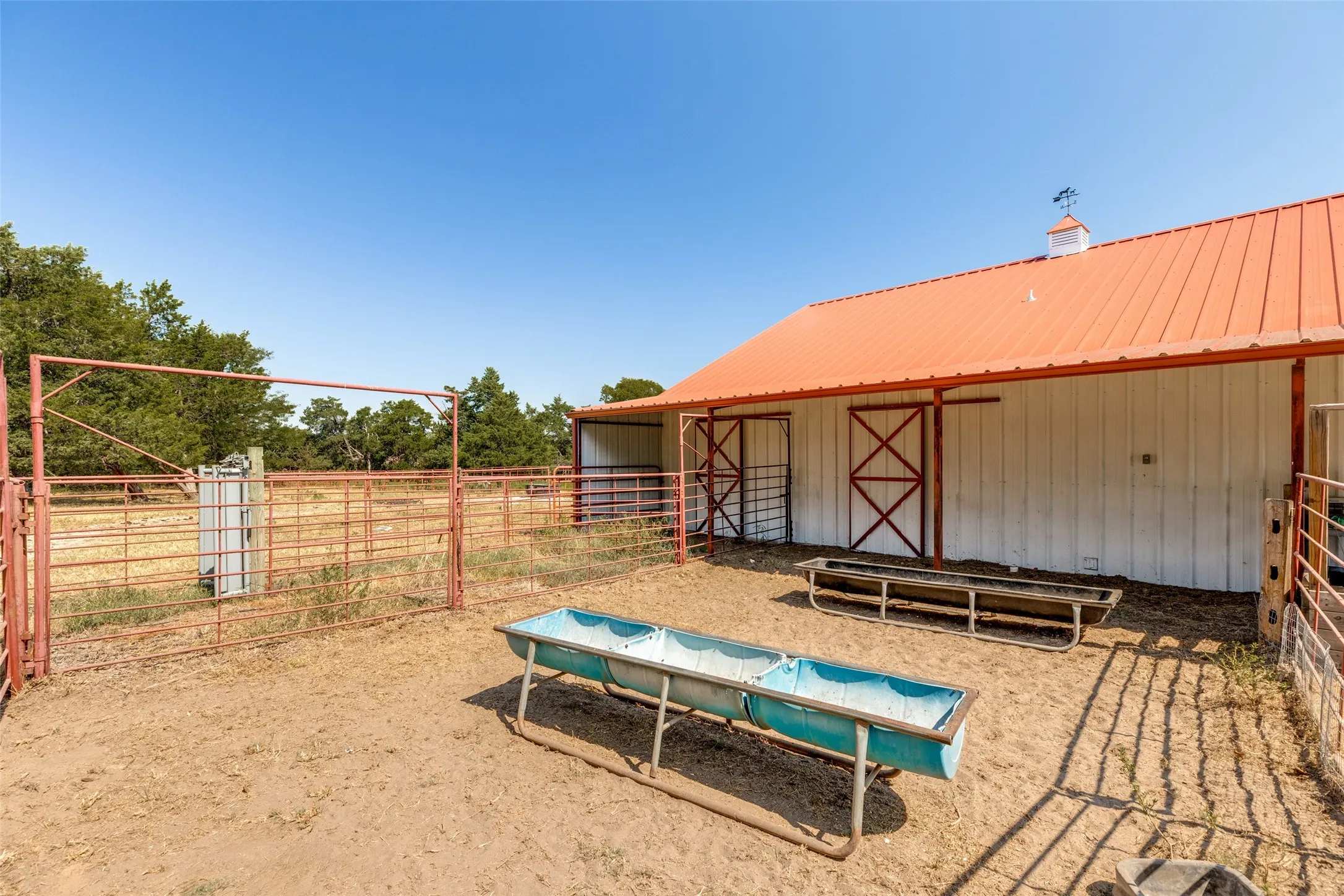 Apartment For Sale in Cooke County , 225 County Road 286, Collinsville, Texas 76233, 3 Bedroom, 2 Bathroom, 2 Garage spaces, 2,128 Sqft, built in 2020, mls#21372847, Real Estate Agent in Collinsville, Homes For Sale in Cooke county, Homes For Sale in Collinsville, Realtor in Collinsville Texas, Real Estate Brokerage Independent Realty Texas, Luminita Cordes Realtor