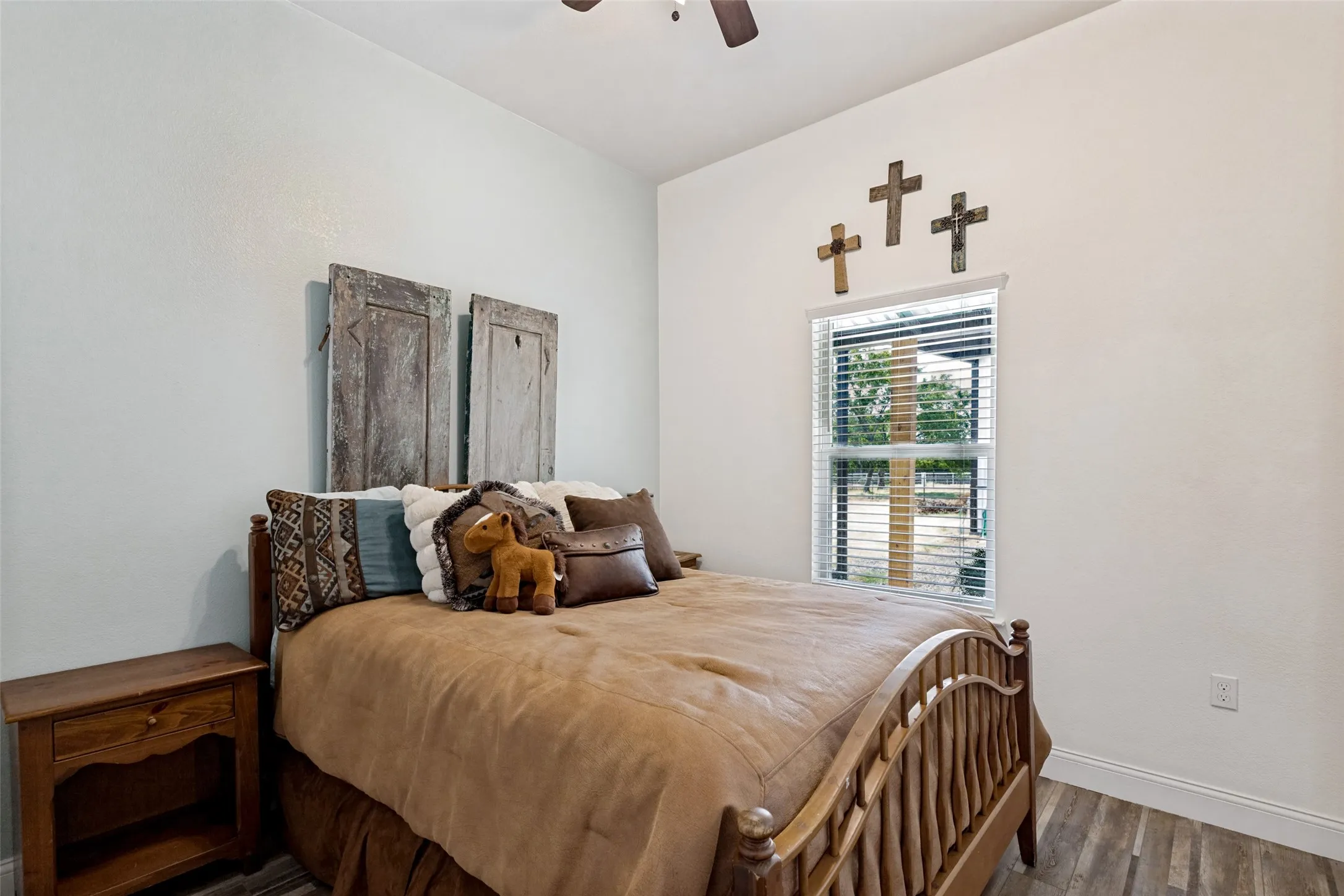 Apartment For Sale in Cooke County , 225 County Road 286, Collinsville, Texas 76233, 3 Bedroom, 2 Bathroom, 2 Garage spaces, 2,128 Sqft, built in 2020, mls#21372847, Real Estate Agent in Collinsville, Homes For Sale in Cooke county, Homes For Sale in Collinsville, Realtor in Collinsville Texas, Real Estate Brokerage Independent Realty Texas, Luminita Cordes Realtor