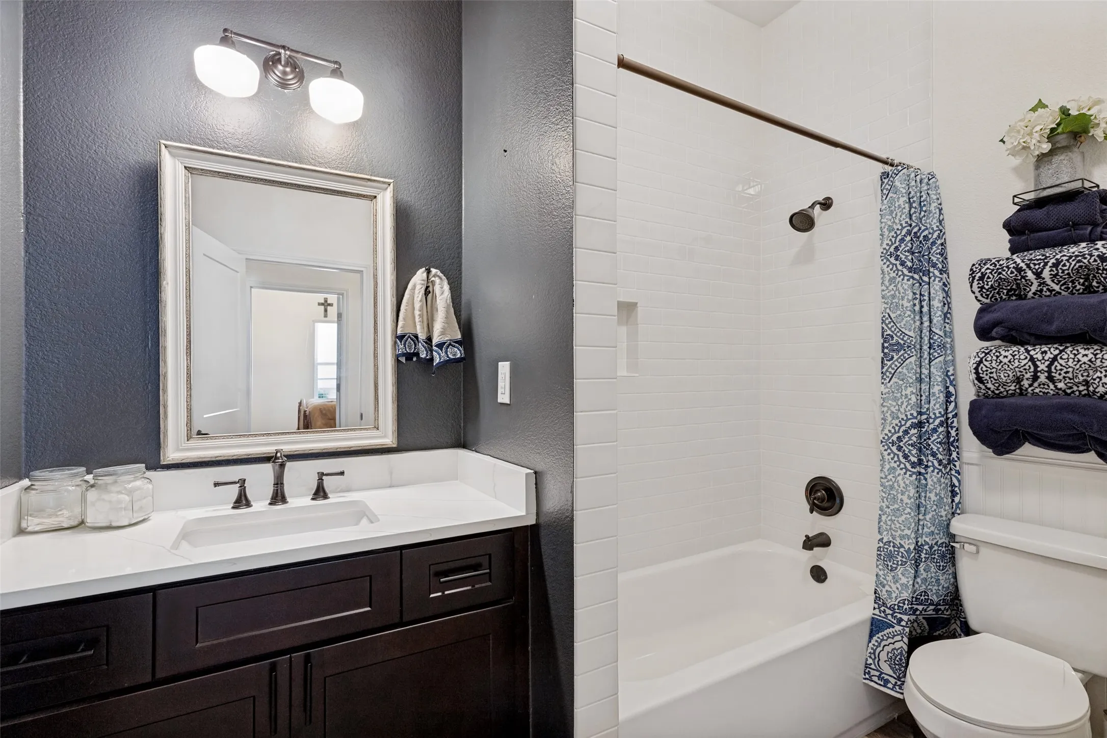 Apartment For Sale in Cooke County , 225 County Road 286, Collinsville, Texas 76233, 3 Bedroom, 2 Bathroom, 2 Garage spaces, 2,128 Sqft, built in 2020, mls#21372847, Real Estate Agent in Collinsville, Homes For Sale in Cooke county, Homes For Sale in Collinsville, Realtor in Collinsville Texas, Real Estate Brokerage Independent Realty Texas, Luminita Cordes Realtor