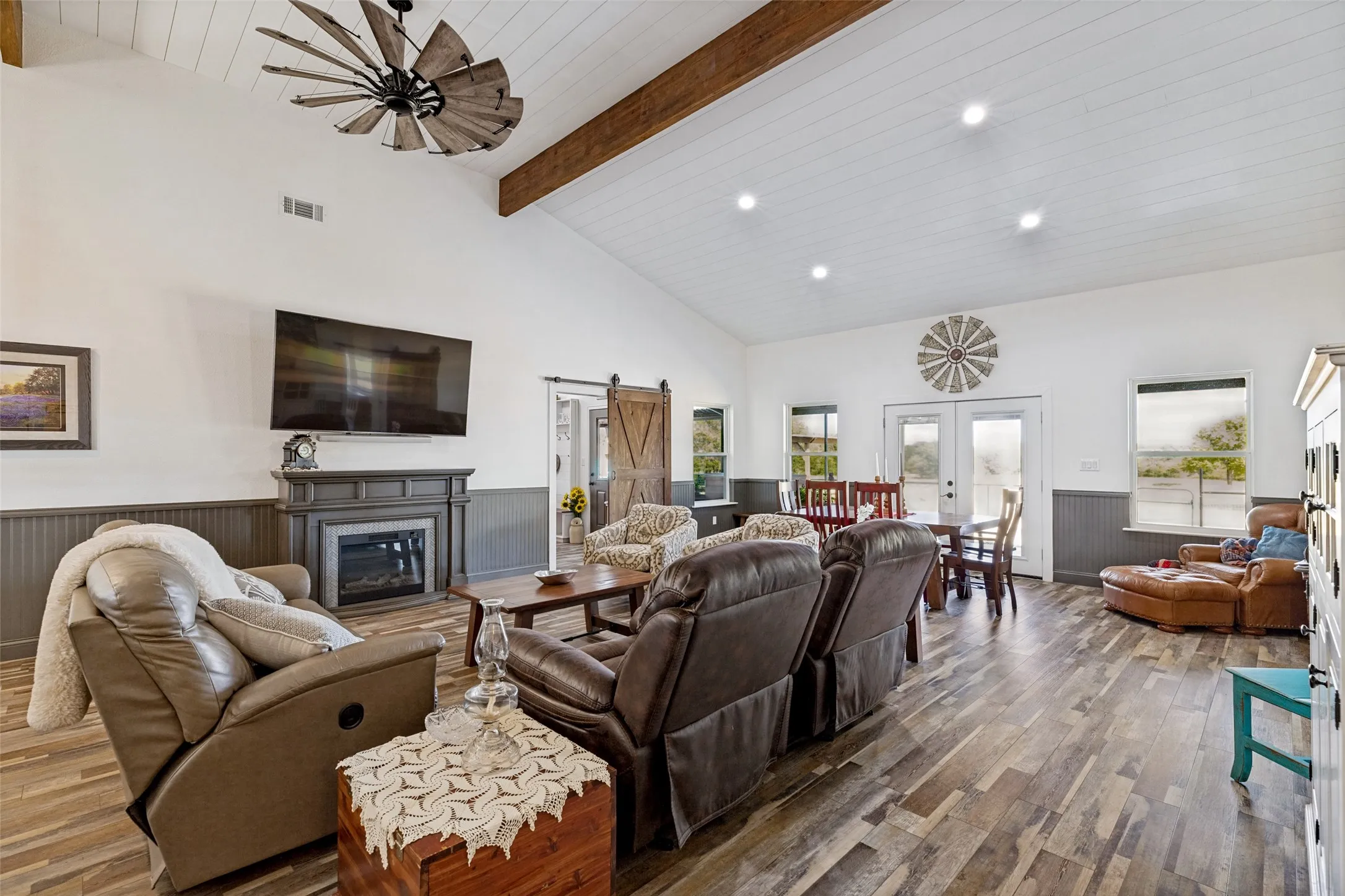 Apartment For Sale in Cooke County , 225 County Road 286, Collinsville, Texas 76233, 3 Bedroom, 2 Bathroom, 2 Garage spaces, 2,128 Sqft, built in 2020, mls#21372847, Real Estate Agent in Collinsville, Homes For Sale in Cooke county, Homes For Sale in Collinsville, Realtor in Collinsville Texas, Real Estate Brokerage Independent Realty Texas, Luminita Cordes Realtor