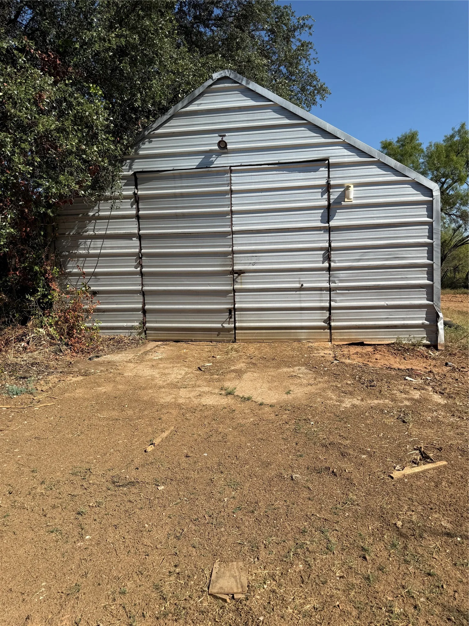 Single Family Residence For Sale in Brown County , 2950 CR 139, Bangs, Texas 76823, 2 Bedroom, 3 Bathroom, Garage spaces, 1,604 Sqft, built in 0, mls#21375626, Real Estate Agent in Bangs, Homes For Sale in Brown county, Homes For Sale in Bangs, Realtor in Bangs Texas, Real Estate Brokerage Independent Realty Texas, Luminita Cordes Realtor