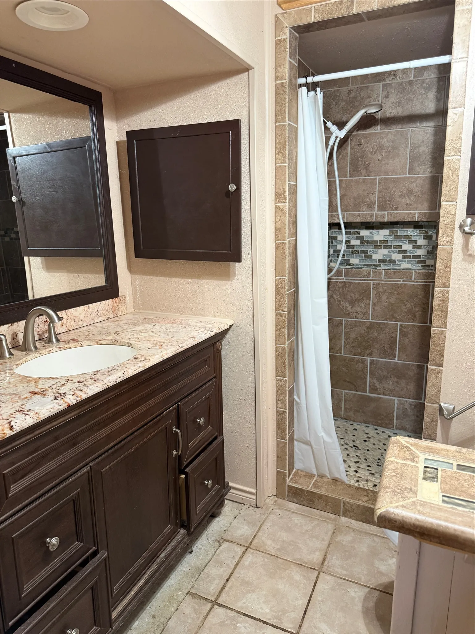 Single Family Residence For Sale in Brown County , 2950 CR 139, Bangs, Texas 76823, 2 Bedroom, 3 Bathroom, Garage spaces, 1,604 Sqft, built in 0, mls#21375626, Real Estate Agent in Bangs, Homes For Sale in Brown county, Homes For Sale in Bangs, Realtor in Bangs Texas, Real Estate Brokerage Independent Realty Texas, Luminita Cordes Realtor