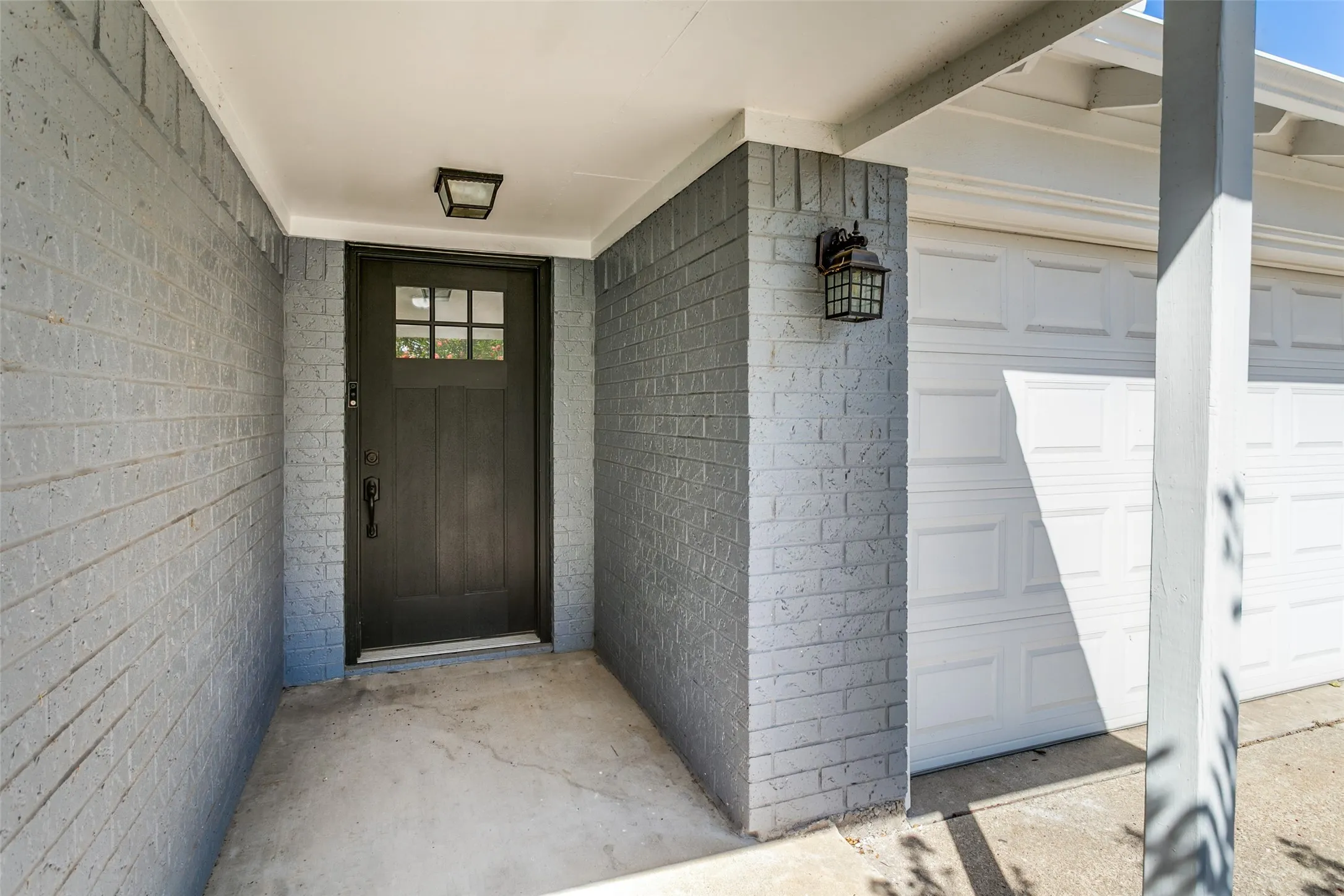 Single Family Residence For Sale in Tarrant County , 424 Allencrest Drive, White Settlement, Texas 76108, 3 Bedroom, 2 Bathroom, 2 Garage spaces, 1,280 Sqft, built in 1986, mls#21375580, Real Estate Agent in White Settlement, Homes For Sale in Tarrant county, Homes For Sale in White Settlement, Realtor in White Settlement Texas, Real Estate Brokerage Independent Realty Texas, Luminita Cordes Realtor
