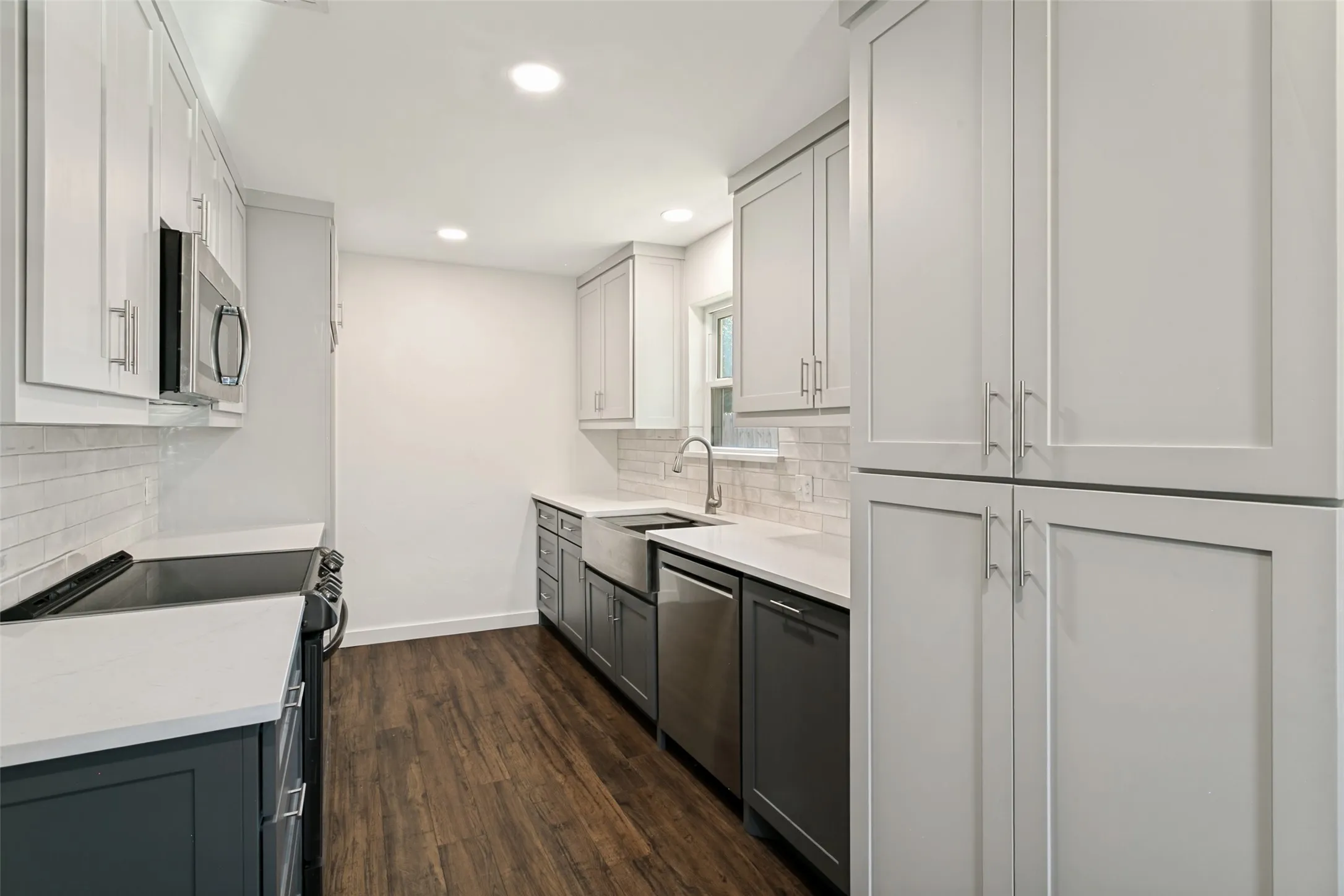 Single Family Residence For Sale in Tarrant County , 424 Allencrest Drive, White Settlement, Texas 76108, 3 Bedroom, 2 Bathroom, 2 Garage spaces, 1,280 Sqft, built in 1986, mls#21375580, Real Estate Agent in White Settlement, Homes For Sale in Tarrant county, Homes For Sale in White Settlement, Realtor in White Settlement Texas, Real Estate Brokerage Independent Realty Texas, Luminita Cordes Realtor