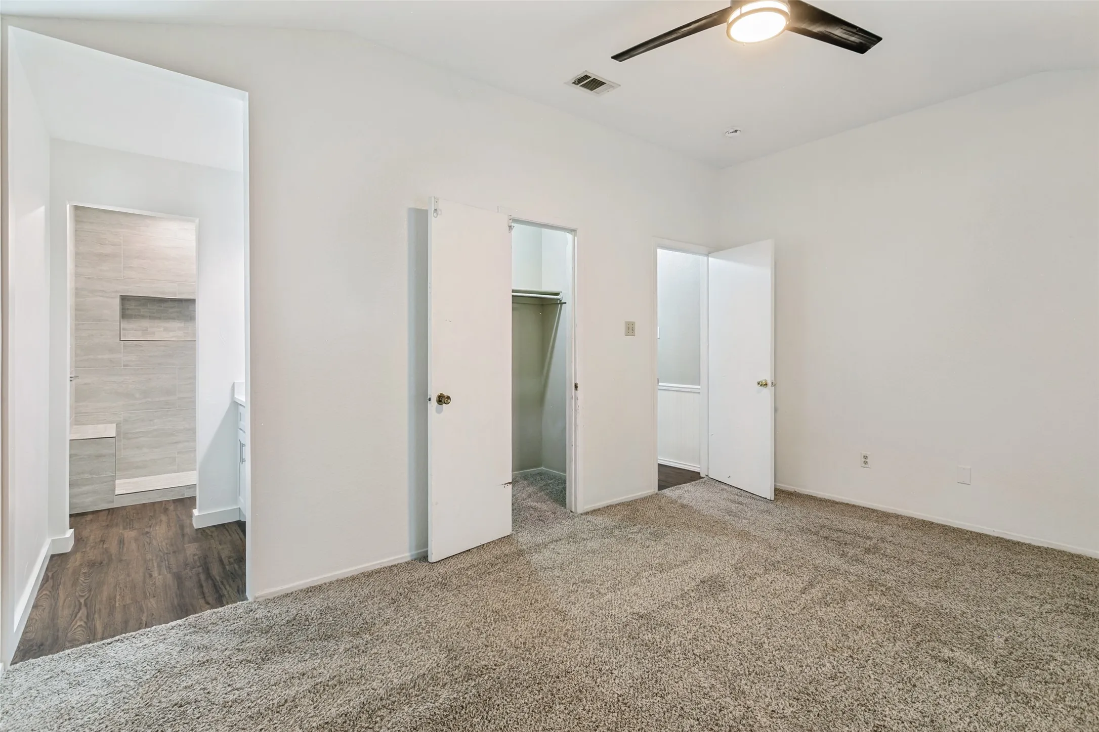 Single Family Residence For Sale in Tarrant County , 424 Allencrest Drive, White Settlement, Texas 76108, 3 Bedroom, 2 Bathroom, 2 Garage spaces, 1,280 Sqft, built in 1986, mls#21375580, Real Estate Agent in White Settlement, Homes For Sale in Tarrant county, Homes For Sale in White Settlement, Realtor in White Settlement Texas, Real Estate Brokerage Independent Realty Texas, Luminita Cordes Realtor
