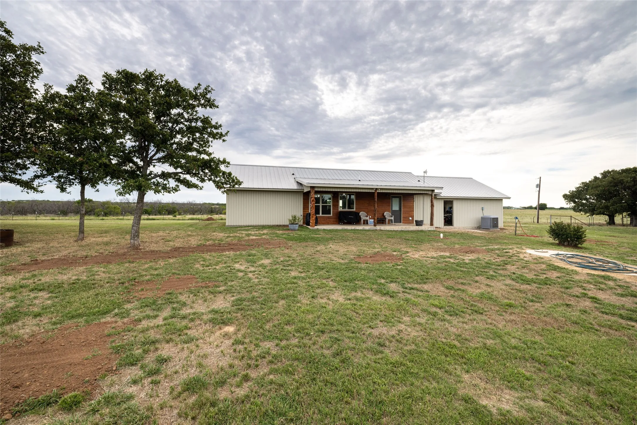 Single Family Residence For Sale in Clay County , 493 Browning Road, Bellevue, Texas 76228, 3 Bedroom, 2 Bathroom, 2 Garage spaces, 1,750 Sqft, built in 2017, mls#21375629, Real Estate Agent in Bellevue, Homes For Sale in Clay county, Homes For Sale in Bellevue, Realtor in Bellevue Texas, Real Estate Brokerage Independent Realty Texas, Luminita Cordes Realtor