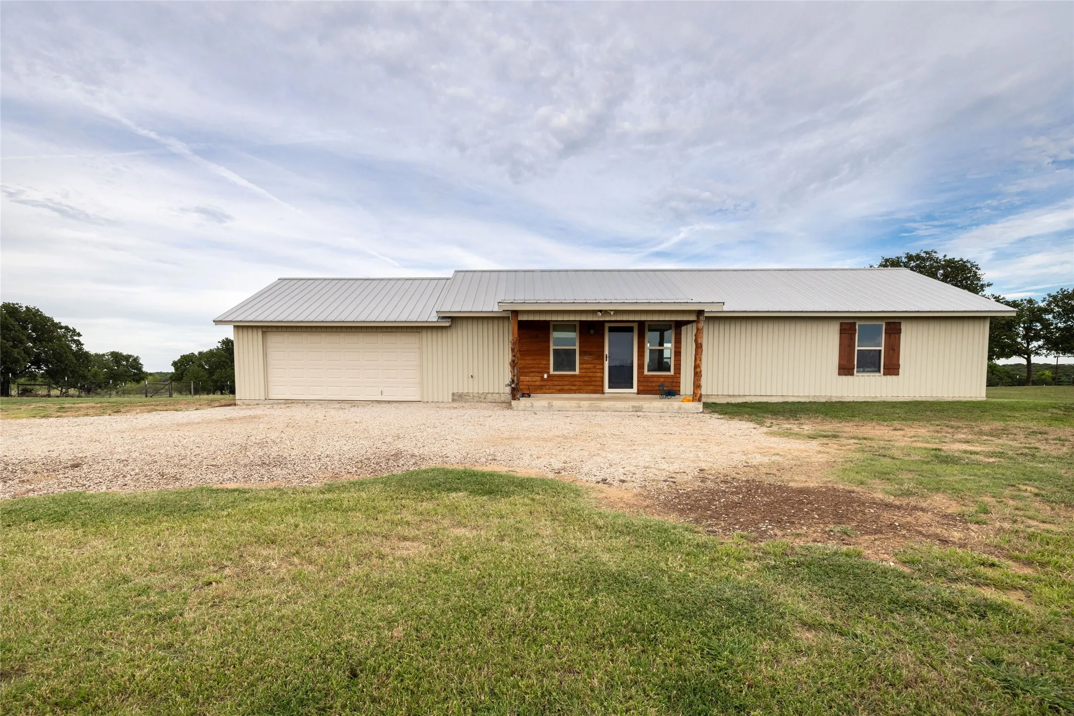 Single Family Residence For Sale in Clay County , 493 Browning Road, Bellevue, Texas 76228, 3 Bedroom, 2 Bathroom, 2 Garage spaces, 1,750 Sqft, built in 2017, mls#21375629, Real Estate Agent in Bellevue, Homes For Sale in Clay county, Homes For Sale in Bellevue, Realtor in Bellevue Texas, Real Estate Brokerage Independent Realty Texas, Luminita Cordes Realtor