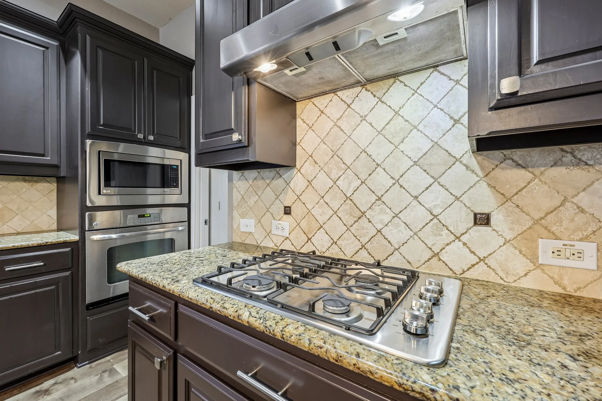 Single Family Residence For Sale in Collin County , 1211 Windgate Way, Allen, Texas 75002, 3 Bedroom, 3 Bathroom, 2 Garage spaces, 2,540 Sqft, built in 2010, mls#21375411, Real Estate Agent in Allen, Homes For Sale in Collin county, Homes For Sale in Allen, Realtor in Allen Texas, Real Estate Brokerage Independent Realty Texas, Luminita Cordes Realtor
