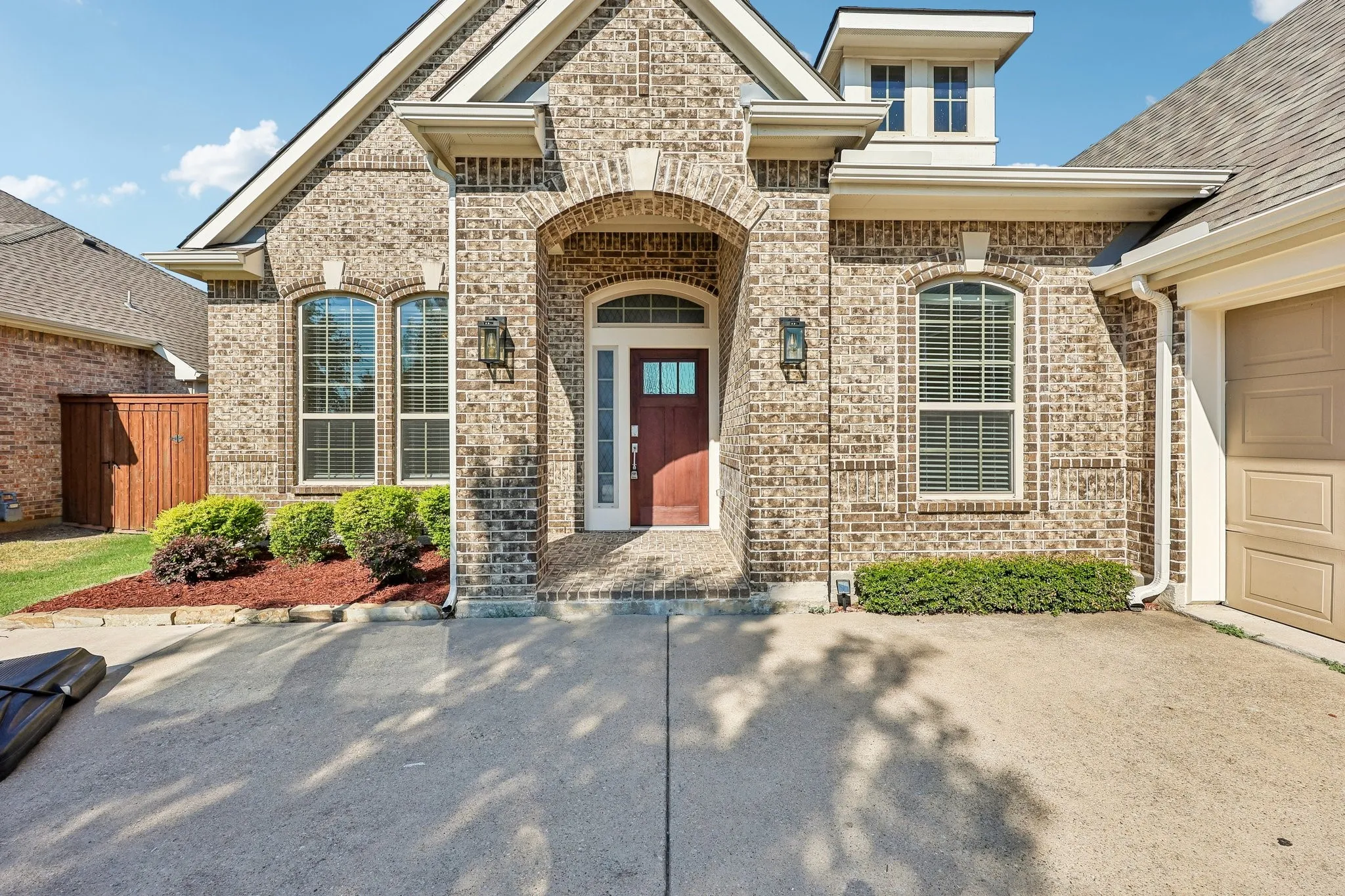 Single Family Residence For Sale in Collin County , 1211 Windgate Way, Allen, Texas 75002, 3 Bedroom, 3 Bathroom, 2 Garage spaces, 2,540 Sqft, built in 2010, mls#21375411, Real Estate Agent in Allen, Homes For Sale in Collin county, Homes For Sale in Allen, Realtor in Allen Texas, Real Estate Brokerage Independent Realty Texas, Luminita Cordes Realtor