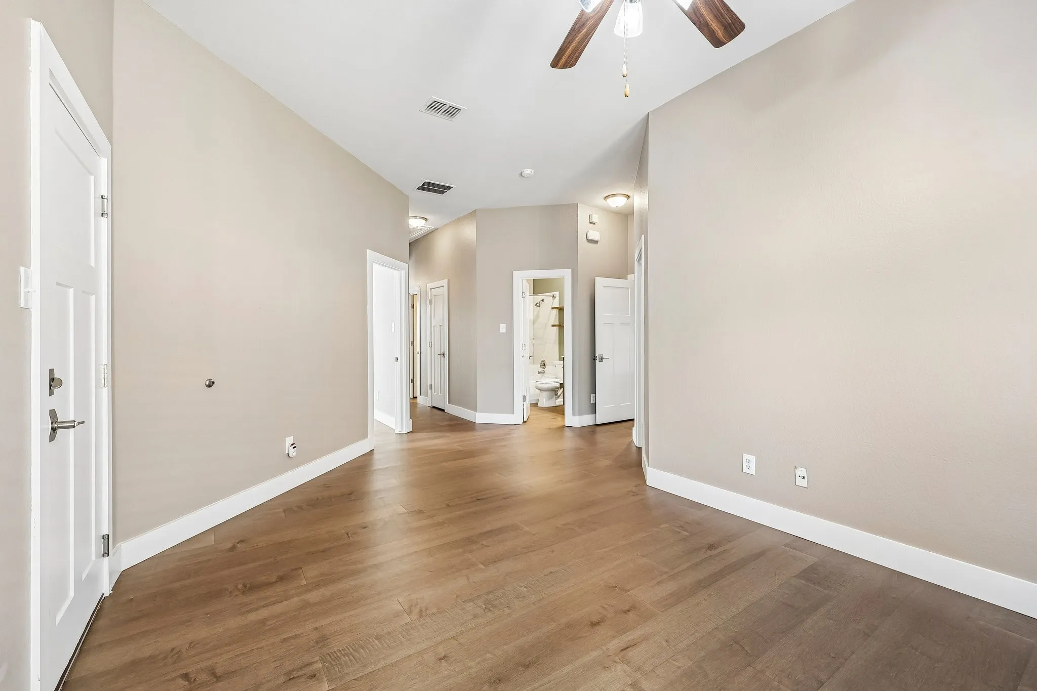 Single Family Residence For Sale in Collin County , 1211 Windgate Way, Allen, Texas 75002, 3 Bedroom, 3 Bathroom, 2 Garage spaces, 2,540 Sqft, built in 2010, mls#21375411, Real Estate Agent in Allen, Homes For Sale in Collin county, Homes For Sale in Allen, Realtor in Allen Texas, Real Estate Brokerage Independent Realty Texas, Luminita Cordes Realtor