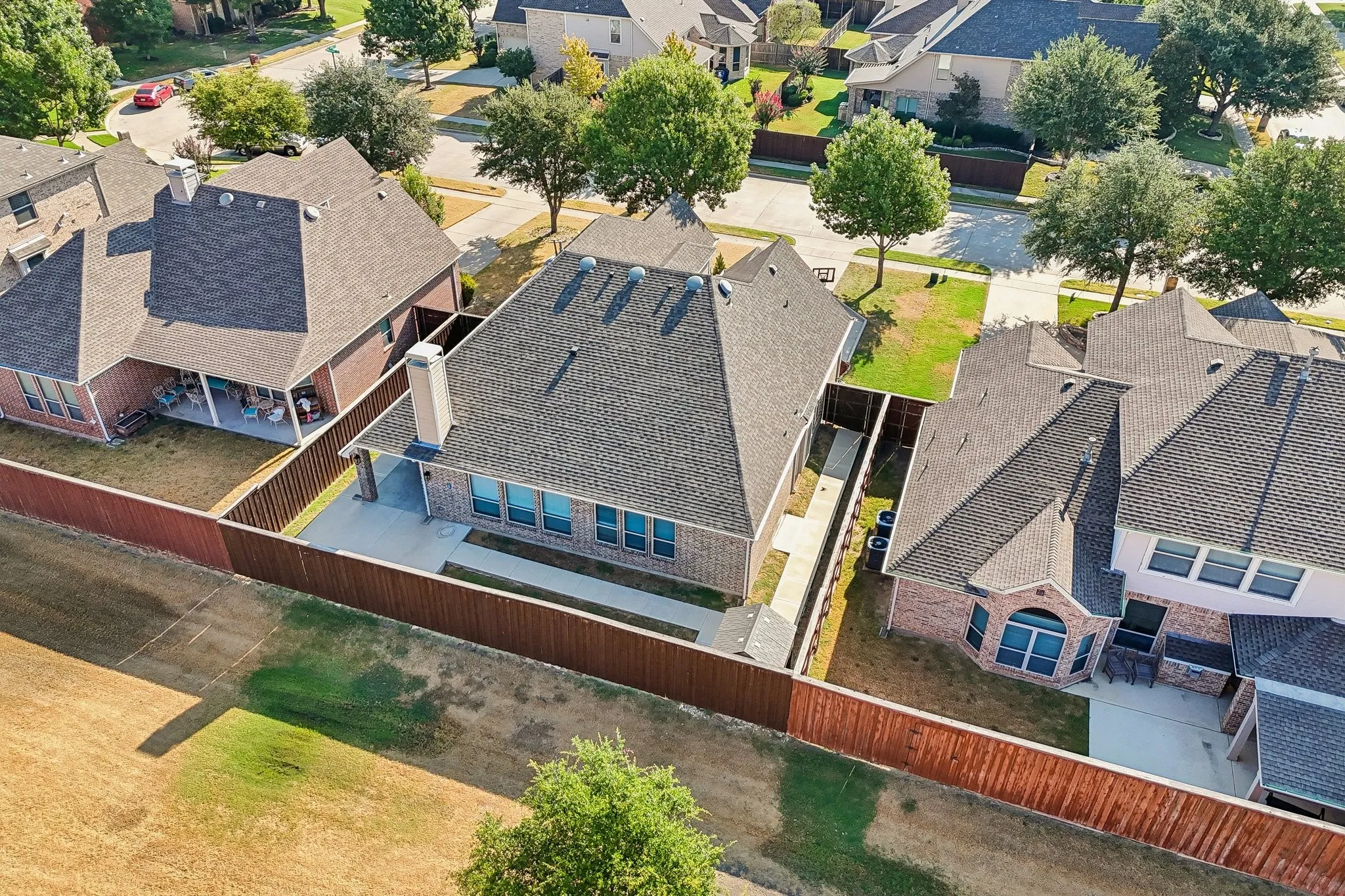 Single Family Residence For Sale in Collin County , 1211 Windgate Way, Allen, Texas 75002, 3 Bedroom, 3 Bathroom, 2 Garage spaces, 2,540 Sqft, built in 2010, mls#21375411, Real Estate Agent in Allen, Homes For Sale in Collin county, Homes For Sale in Allen, Realtor in Allen Texas, Real Estate Brokerage Independent Realty Texas, Luminita Cordes Realtor