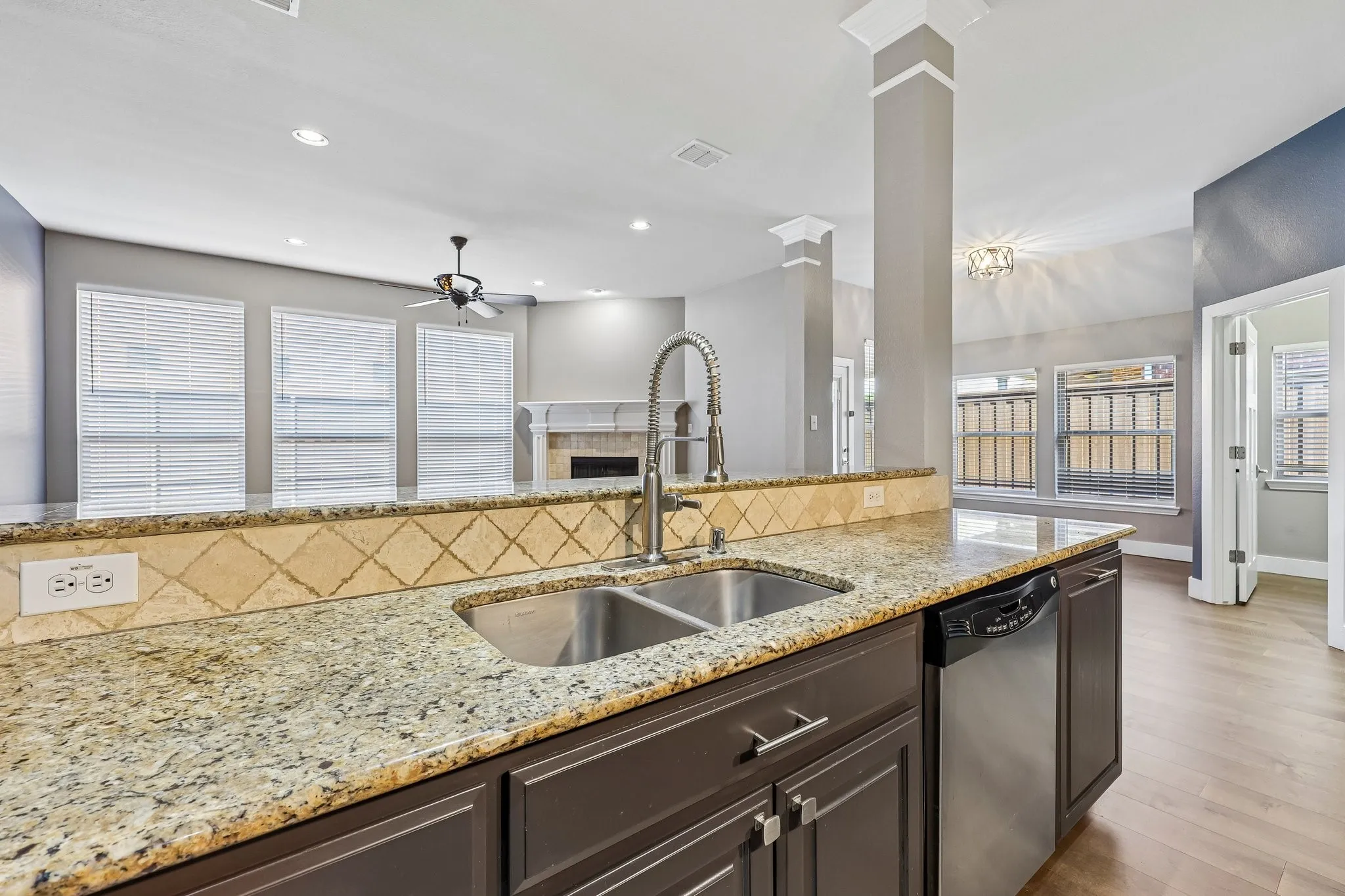 Single Family Residence For Sale in Collin County , 1211 Windgate Way, Allen, Texas 75002, 3 Bedroom, 3 Bathroom, 2 Garage spaces, 2,540 Sqft, built in 2010, mls#21375411, Real Estate Agent in Allen, Homes For Sale in Collin county, Homes For Sale in Allen, Realtor in Allen Texas, Real Estate Brokerage Independent Realty Texas, Luminita Cordes Realtor