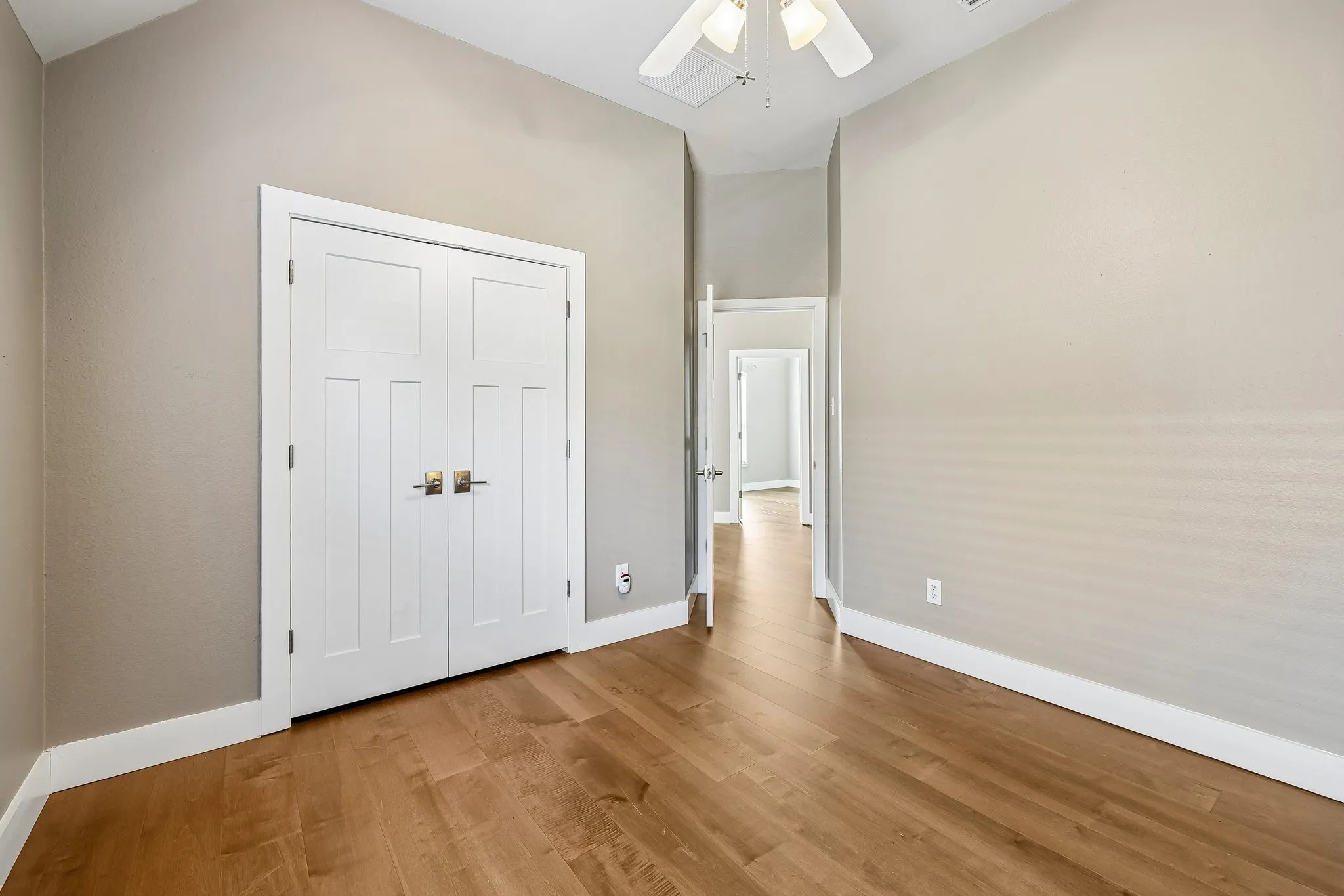 Single Family Residence For Sale in Collin County , 1211 Windgate Way, Allen, Texas 75002, 3 Bedroom, 3 Bathroom, 2 Garage spaces, 2,540 Sqft, built in 2010, mls#21375411, Real Estate Agent in Allen, Homes For Sale in Collin county, Homes For Sale in Allen, Realtor in Allen Texas, Real Estate Brokerage Independent Realty Texas, Luminita Cordes Realtor