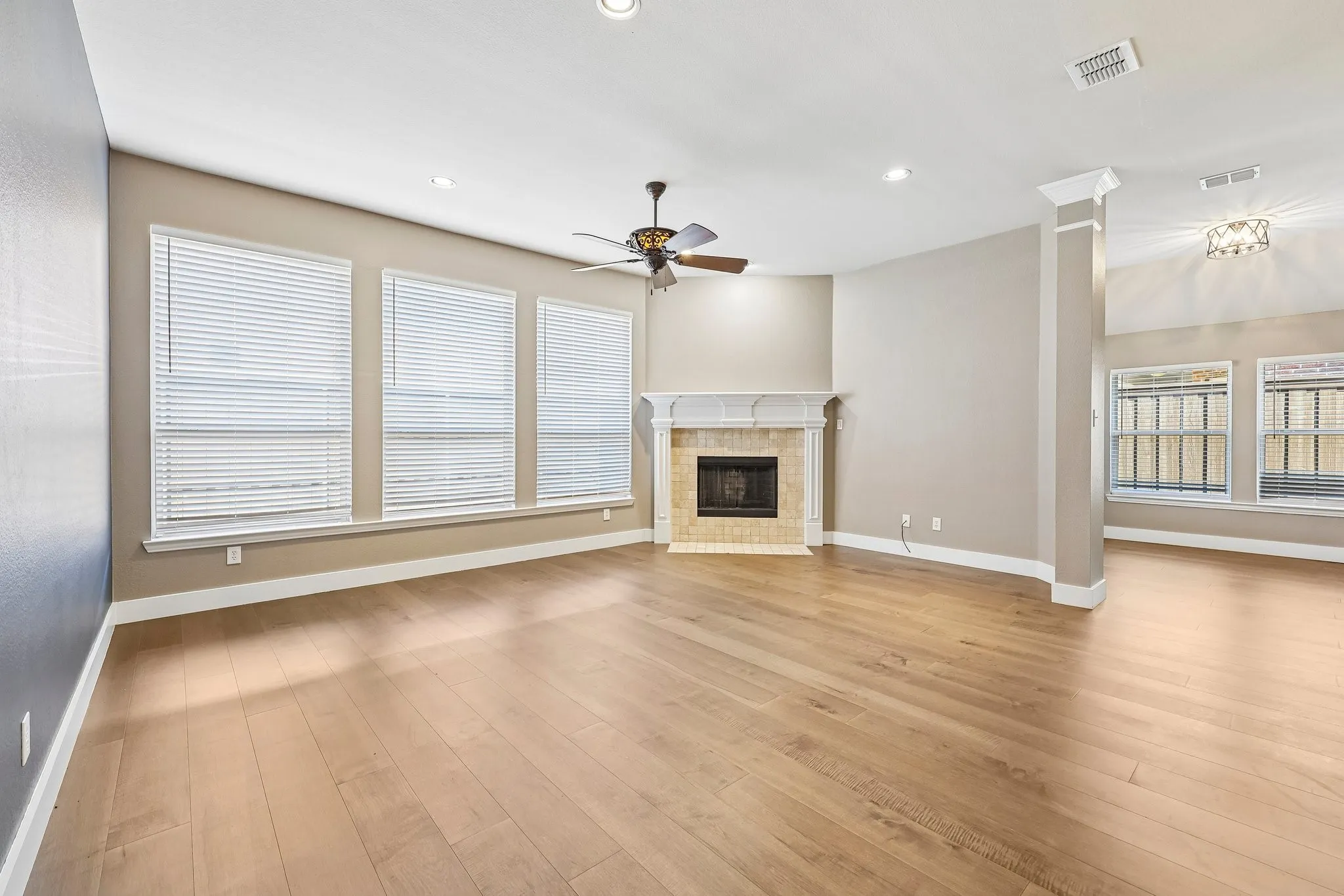 Single Family Residence For Sale in Collin County , 1211 Windgate Way, Allen, Texas 75002, 3 Bedroom, 3 Bathroom, 2 Garage spaces, 2,540 Sqft, built in 2010, mls#21375411, Real Estate Agent in Allen, Homes For Sale in Collin county, Homes For Sale in Allen, Realtor in Allen Texas, Real Estate Brokerage Independent Realty Texas, Luminita Cordes Realtor
