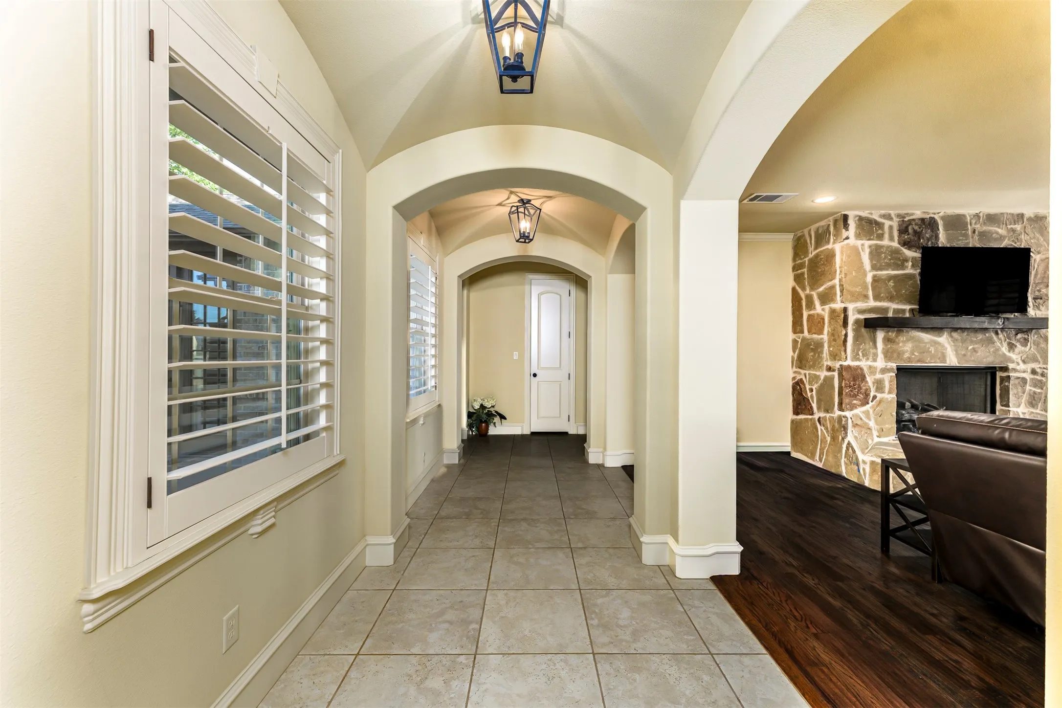 Single Family Residence For Sale in Parker County , 321 Bear Country Drive, Aledo, Texas 76008, 4 Bedroom, 5 Bathroom, 3 Garage spaces, 4,214 Sqft, built in 2013, mls#21374485, Real Estate Agent in Aledo, Homes For Sale in Parker county, Homes For Sale in Aledo, Realtor in Aledo Texas, Real Estate Brokerage Independent Realty Texas, Luminita Cordes Realtor