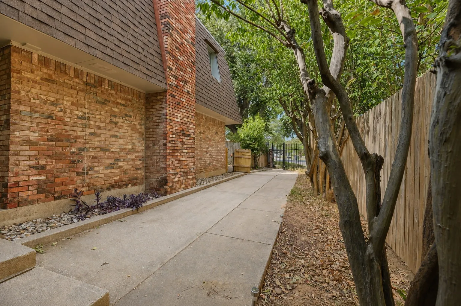 Quadruplex For Sale in Tarrant County , 2149 Fleur De Lis Court A, Arlington, Texas 76012, 8 Bedroom, 8 Bathroom, Garage spaces, 4,716 Sqft, built in 1979, mls#21375527, Real Estate Agent in Arlington, Homes For Sale in Tarrant county, Homes For Sale in Arlington, Realtor in Arlington Texas, Real Estate Brokerage Independent Realty Texas, Luminita Cordes Realtor