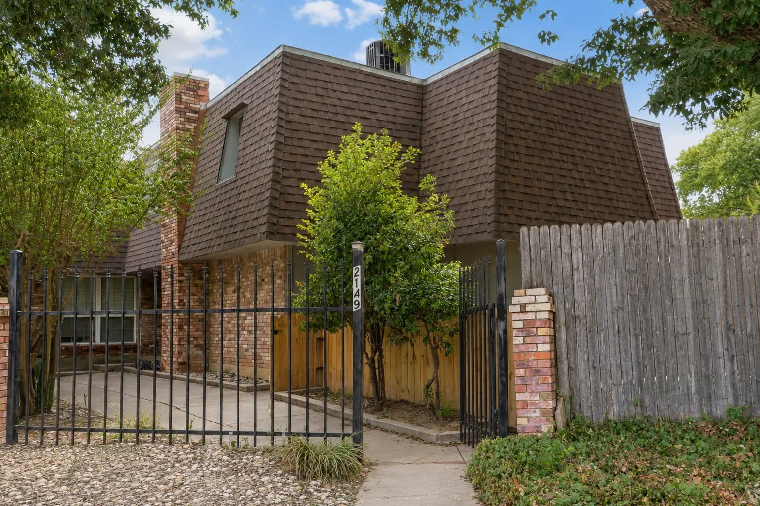 Quadruplex For Sale in Tarrant County , 2149 Fleur De Lis Court A, Arlington, Texas 76012, 8 Bedroom, 8 Bathroom, Garage spaces, 4,716 Sqft, built in 1979, mls#21375527, Real Estate Agent in Arlington, Homes For Sale in Tarrant county, Homes For Sale in Arlington, Realtor in Arlington Texas, Real Estate Brokerage Independent Realty Texas, Luminita Cordes Realtor