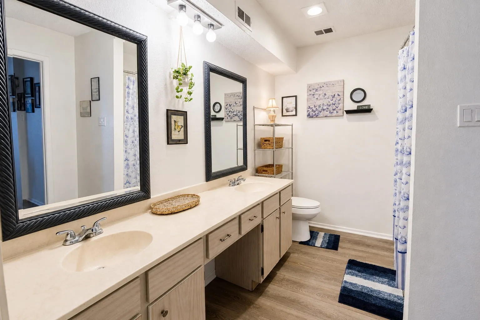 Quadruplex For Sale in Tarrant County , 2149 Fleur De Lis Court A, Arlington, Texas 76012, 8 Bedroom, 8 Bathroom, Garage spaces, 4,716 Sqft, built in 1979, mls#21375527, Real Estate Agent in Arlington, Homes For Sale in Tarrant county, Homes For Sale in Arlington, Realtor in Arlington Texas, Real Estate Brokerage Independent Realty Texas, Luminita Cordes Realtor