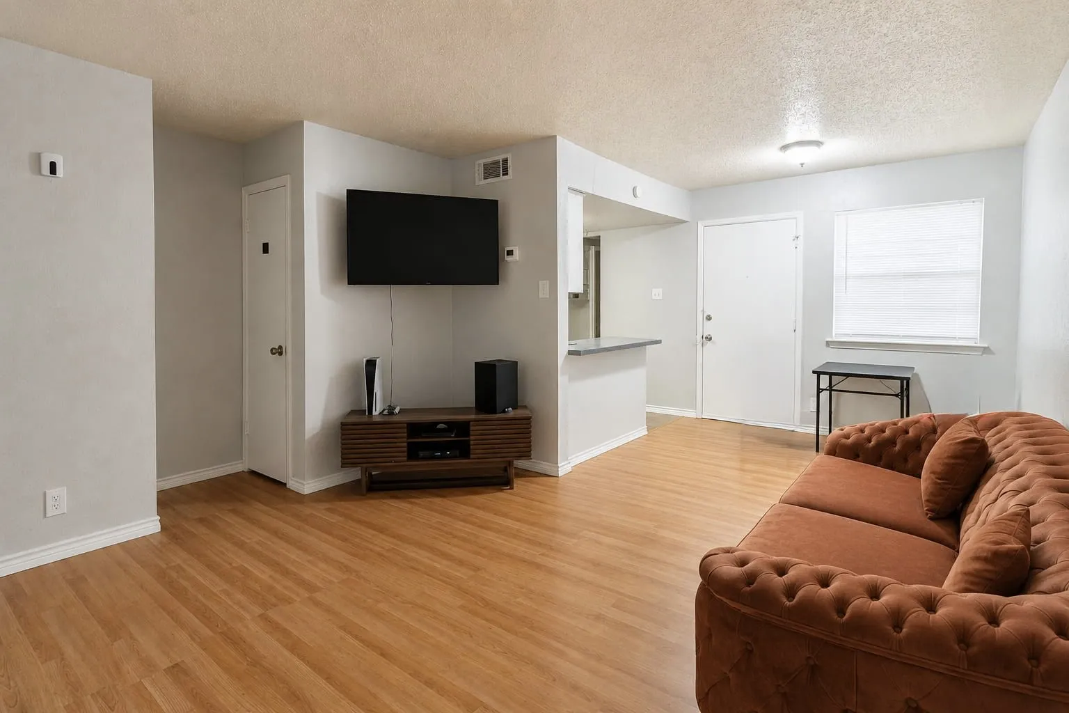 Quadruplex For Sale in Tarrant County , 2149 Fleur De Lis Court A, Arlington, Texas 76012, 8 Bedroom, 8 Bathroom, Garage spaces, 4,716 Sqft, built in 1979, mls#21375527, Real Estate Agent in Arlington, Homes For Sale in Tarrant county, Homes For Sale in Arlington, Realtor in Arlington Texas, Real Estate Brokerage Independent Realty Texas, Luminita Cordes Realtor