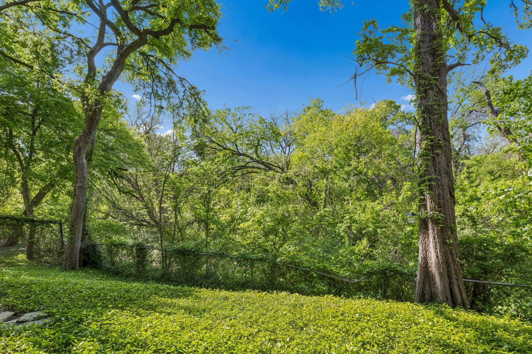 Condominium For Sale in Dallas County , 9801 Royal Lane 707, Dallas, Texas 75231, 2 Bedroom, 2 Bathroom, Garage spaces, 1,067 Sqft, built in 1981, mls#21375632, Real Estate Agent in Dallas, Homes For Sale in Dallas county, Homes For Sale in Dallas, Realtor in Dallas Texas, Real Estate Brokerage Independent Realty Texas, Luminita Cordes Realtor