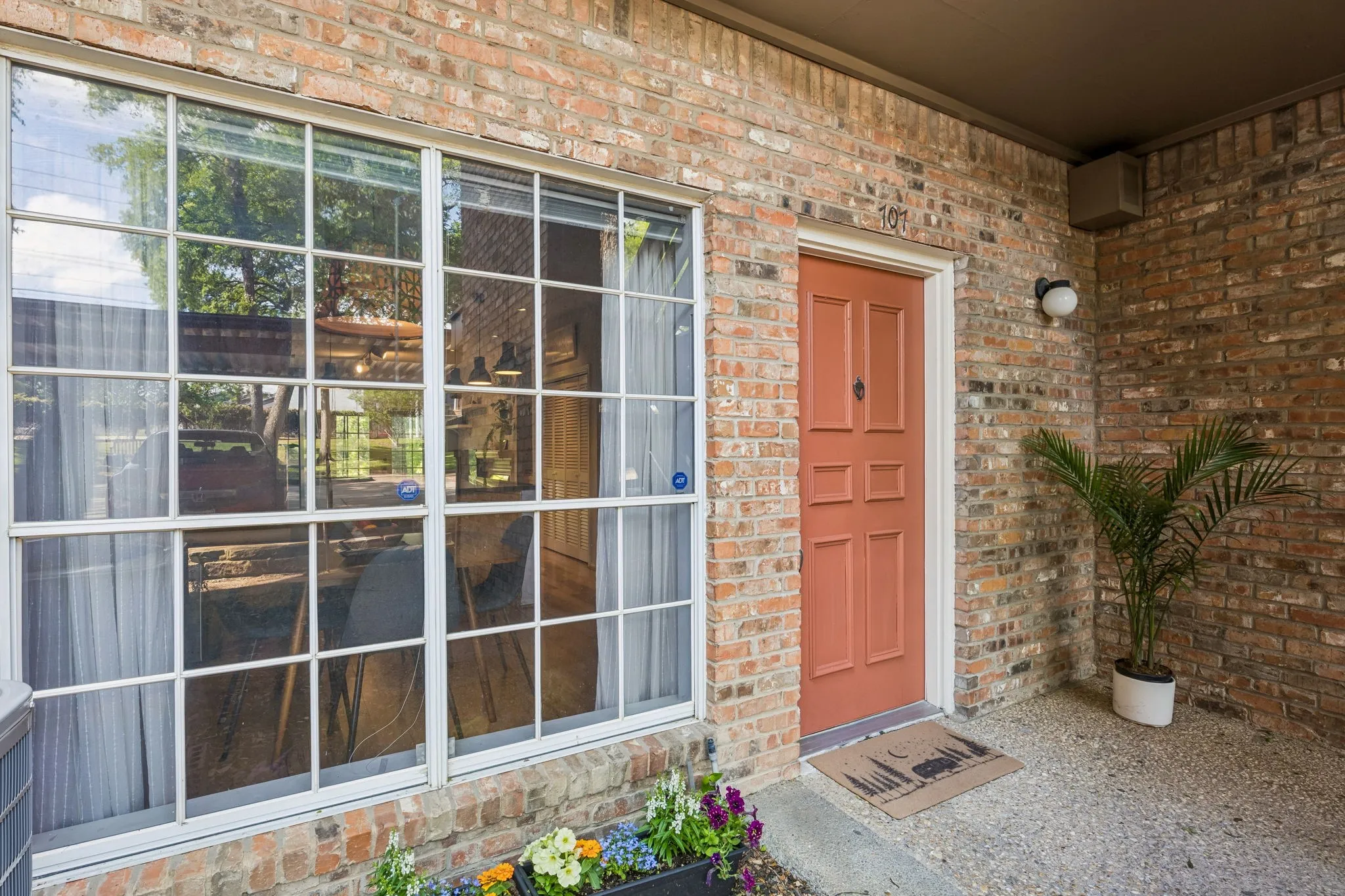 Condominium For Sale in Dallas County , 9801 Royal Lane 707, Dallas, Texas 75231, 2 Bedroom, 2 Bathroom, Garage spaces, 1,067 Sqft, built in 1981, mls#21375632, Real Estate Agent in Dallas, Homes For Sale in Dallas county, Homes For Sale in Dallas, Realtor in Dallas Texas, Real Estate Brokerage Independent Realty Texas, Luminita Cordes Realtor