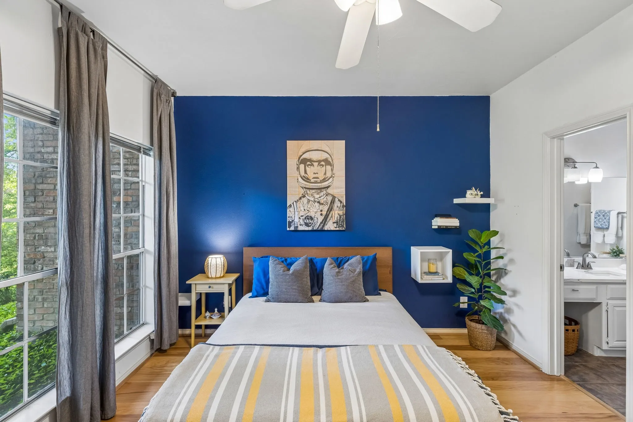 Condominium For Sale in Dallas County , 9801 Royal Lane 707, Dallas, Texas 75231, 2 Bedroom, 2 Bathroom, Garage spaces, 1,067 Sqft, built in 1981, mls#21375632, Real Estate Agent in Dallas, Homes For Sale in Dallas county, Homes For Sale in Dallas, Realtor in Dallas Texas, Real Estate Brokerage Independent Realty Texas, Luminita Cordes Realtor