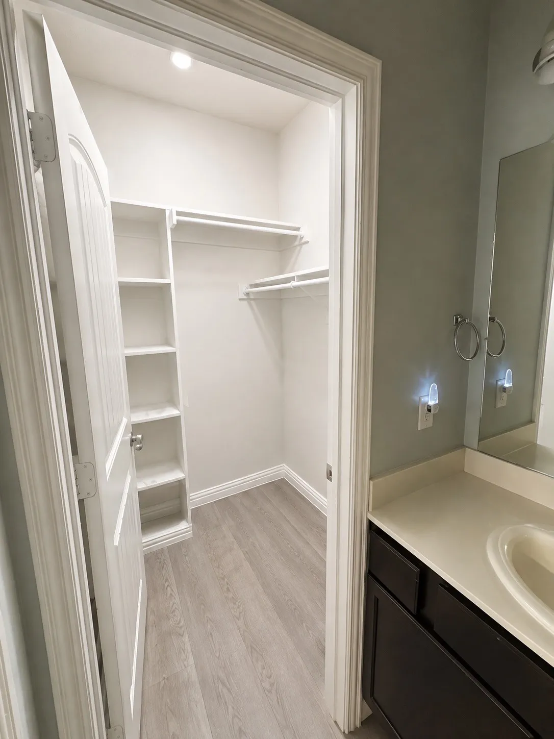 Single Family Residence For Sale in Henderson County , 714 N Wofford Street, Athens, Texas 75751, 3 Bedroom, 2 Bathroom, 2 Garage spaces, 1,299 Sqft, built in 2020, mls#21374379, Real Estate Agent in Athens, Homes For Sale in Henderson county, Homes For Sale in Athens, Realtor in Athens Texas, Real Estate Brokerage Independent Realty Texas, Luminita Cordes Realtor