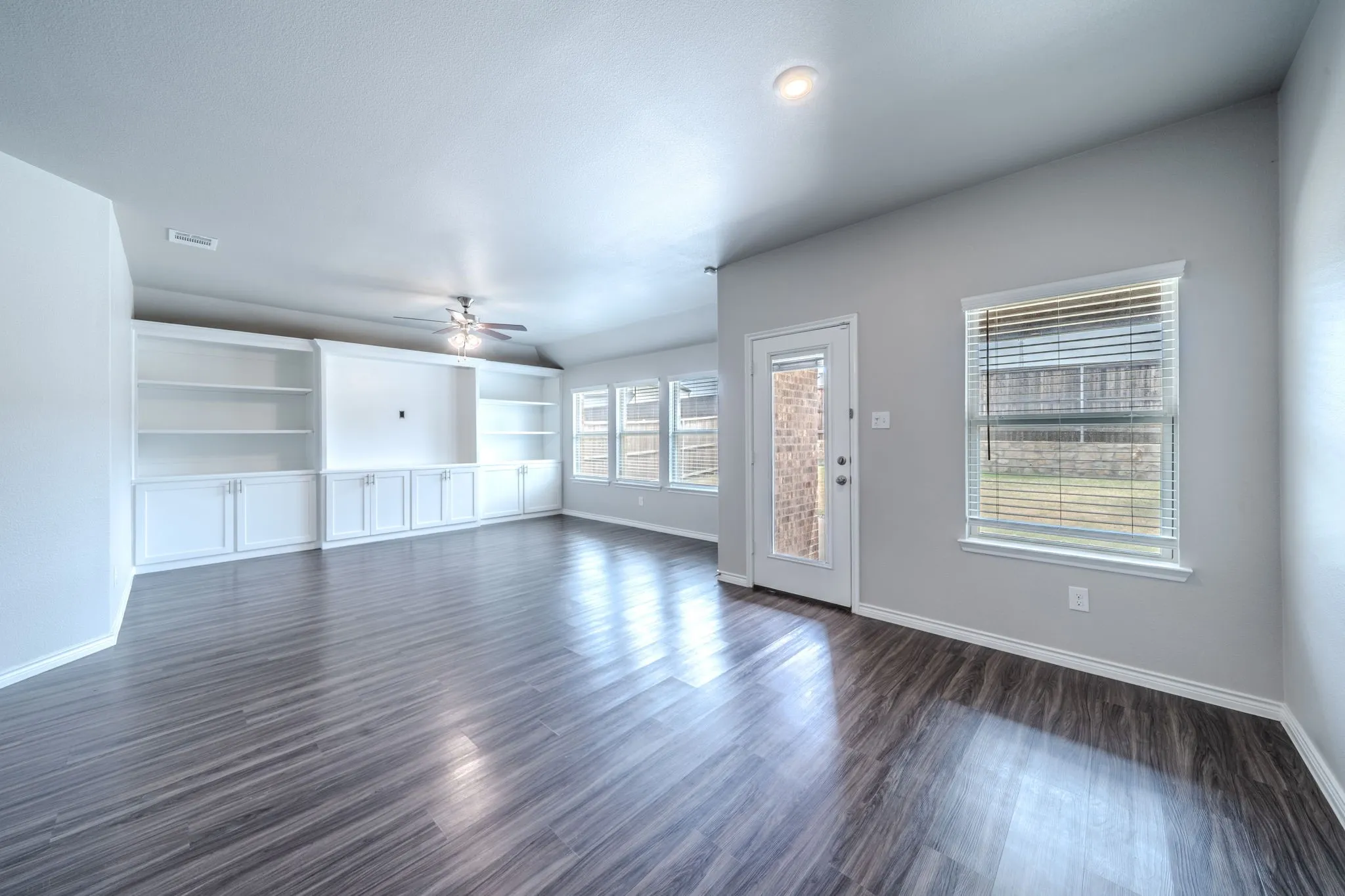 Single Family Residence For Rent in Collin County , 2720 Evergreen Trail, Celina, Texas 75009, 4 Bedroom, 2 Bathroom, 2 Garage spaces, 1,868 Sqft, built in 2019, mls#21373131, Real Estate Agent in Celina, Homes For Rent in Collin county, Homes For Rent in Celina, Realtor in Celina Texas, Real Estate Brokerage Independent Realty Texas, Luminita Cordes Realtor
