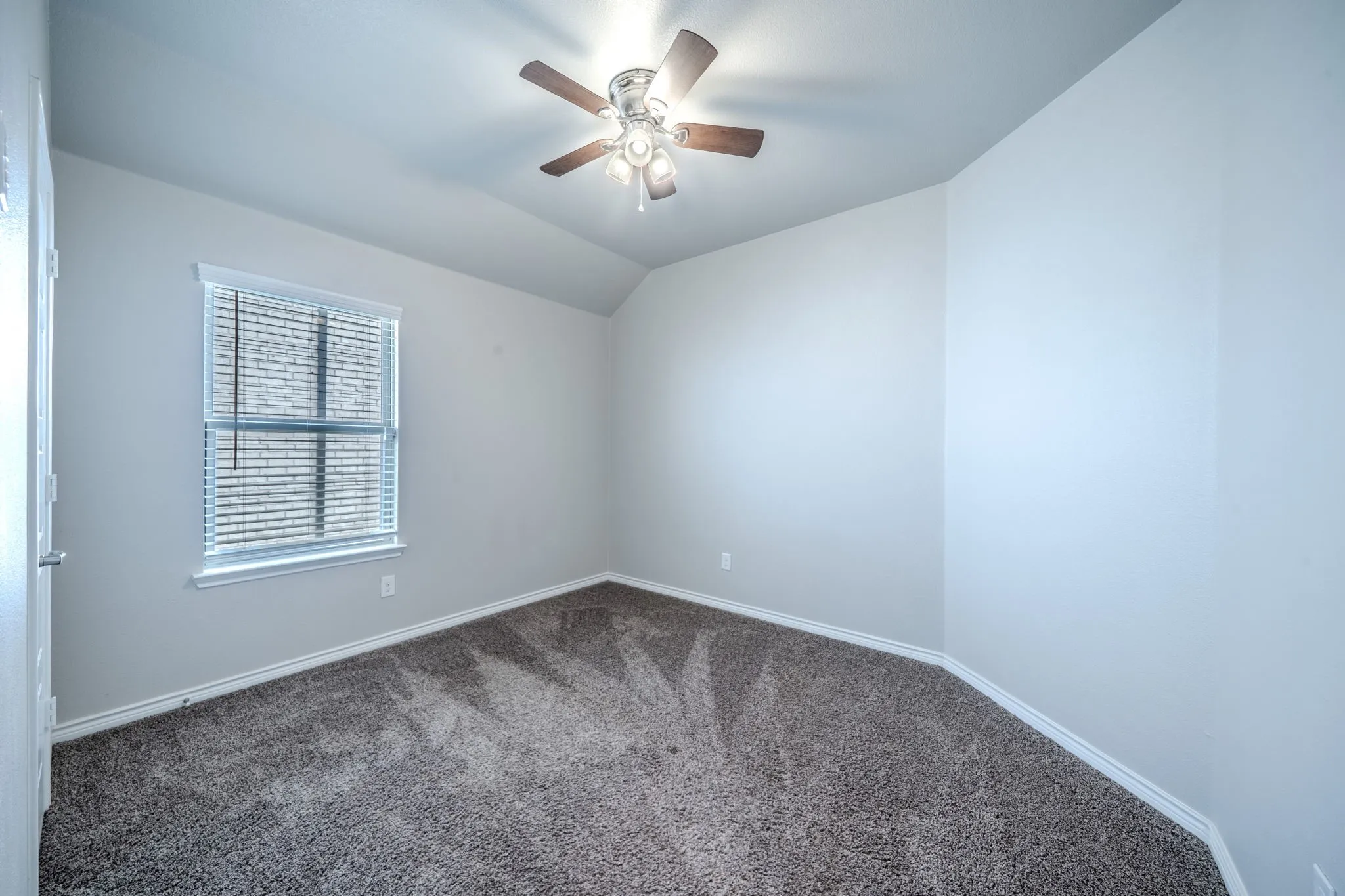 Single Family Residence For Rent in Collin County , 2720 Evergreen Trail, Celina, Texas 75009, 4 Bedroom, 2 Bathroom, 2 Garage spaces, 1,868 Sqft, built in 2019, mls#21373131, Real Estate Agent in Celina, Homes For Rent in Collin county, Homes For Rent in Celina, Realtor in Celina Texas, Real Estate Brokerage Independent Realty Texas, Luminita Cordes Realtor