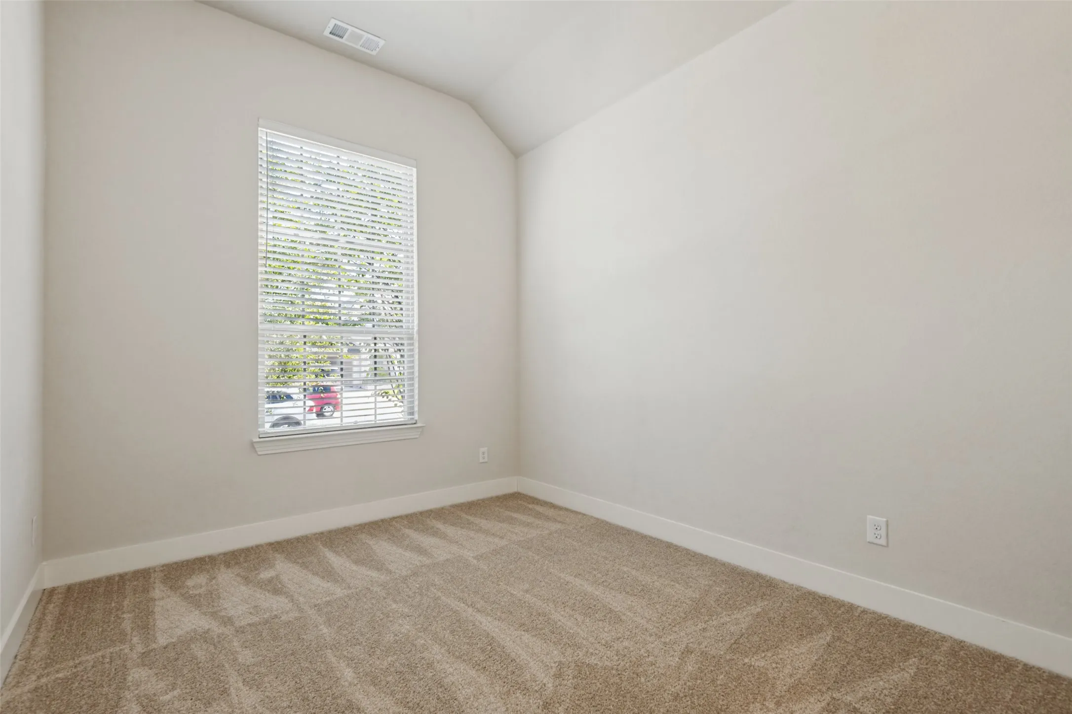 Single Family Residence For Rent in Kaufman County , 1665 Sheldon Drive, Forney, Texas 75126, 5 Bedroom, 4 Bathroom, 2 Garage spaces, 2,907 Sqft, built in 2019, mls#21375641, Real Estate Agent in Forney, Homes For Rent in Kaufman county, Homes For Rent in Forney, Realtor in Forney Texas, Real Estate Brokerage Independent Realty Texas, Luminita Cordes Realtor