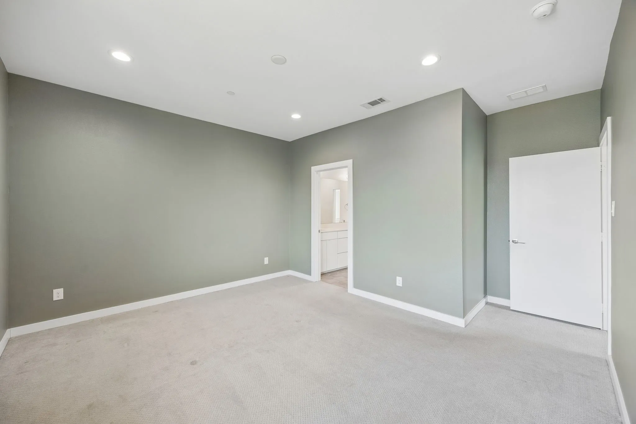 Condominium For Rent in Dallas County , 2630 Calvin Street 101, Dallas, Texas 75204, 2 Bedroom, 3 Bathroom, 2 Garage spaces, 1,817 Sqft, built in 2017, mls#21372349, Real Estate Agent in Dallas, Homes For Rent in Dallas county, Homes For Rent in Dallas, Realtor in Dallas Texas, Real Estate Brokerage Independent Realty Texas, Luminita Cordes Realtor