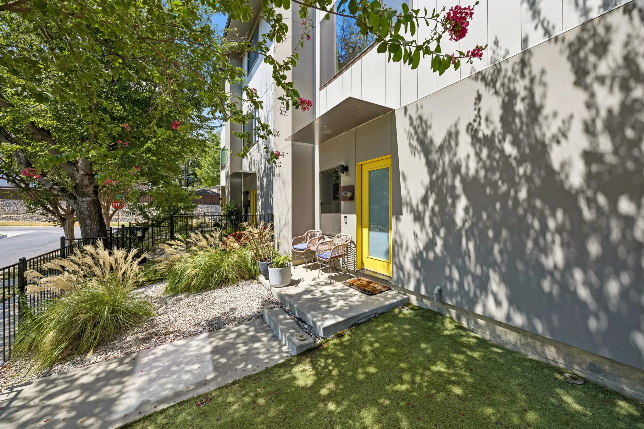 Condominium For Rent in Dallas County , 2630 Calvin Street 101, Dallas, Texas 75204, 2 Bedroom, 3 Bathroom, 2 Garage spaces, 1,817 Sqft, built in 2017, mls#21372349, Real Estate Agent in Dallas, Homes For Rent in Dallas county, Homes For Rent in Dallas, Realtor in Dallas Texas, Real Estate Brokerage Independent Realty Texas, Luminita Cordes Realtor