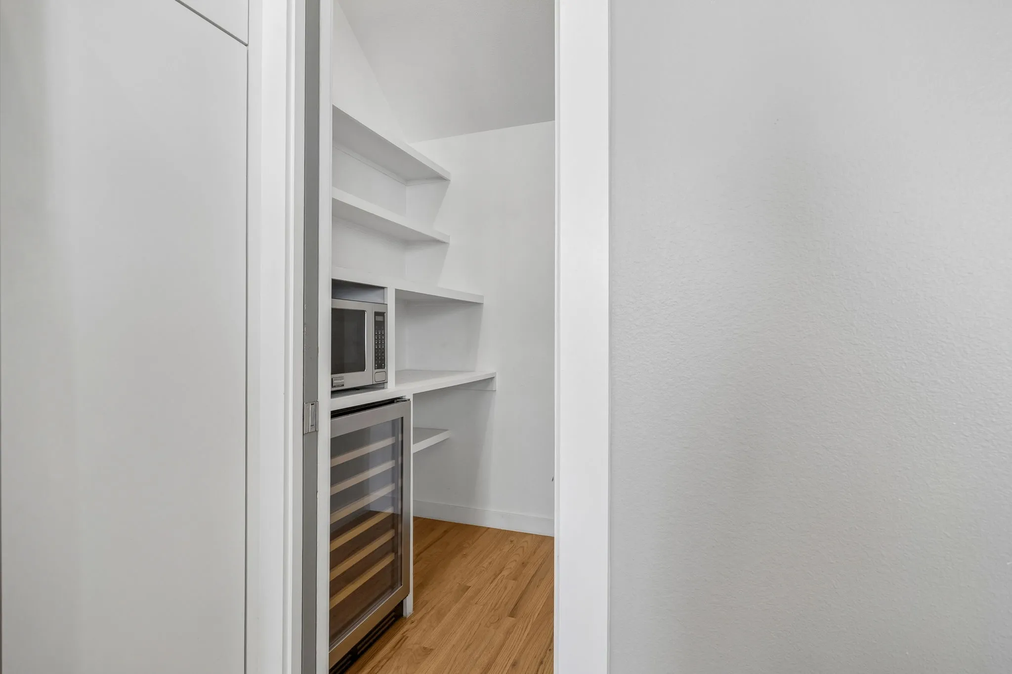 Condominium For Rent in Dallas County , 2630 Calvin Street 101, Dallas, Texas 75204, 2 Bedroom, 3 Bathroom, 2 Garage spaces, 1,817 Sqft, built in 2017, mls#21372349, Real Estate Agent in Dallas, Homes For Rent in Dallas county, Homes For Rent in Dallas, Realtor in Dallas Texas, Real Estate Brokerage Independent Realty Texas, Luminita Cordes Realtor