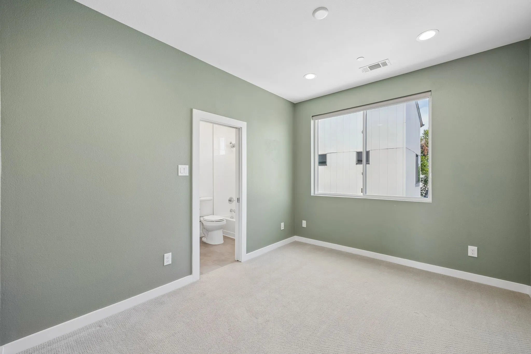 Condominium For Rent in Dallas County , 2630 Calvin Street 101, Dallas, Texas 75204, 2 Bedroom, 3 Bathroom, 2 Garage spaces, 1,817 Sqft, built in 2017, mls#21372349, Real Estate Agent in Dallas, Homes For Rent in Dallas county, Homes For Rent in Dallas, Realtor in Dallas Texas, Real Estate Brokerage Independent Realty Texas, Luminita Cordes Realtor