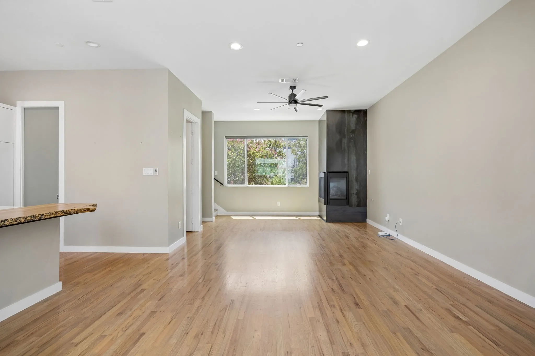 Condominium For Rent in Dallas County , 2630 Calvin Street 101, Dallas, Texas 75204, 2 Bedroom, 3 Bathroom, 2 Garage spaces, 1,817 Sqft, built in 2017, mls#21372349, Real Estate Agent in Dallas, Homes For Rent in Dallas county, Homes For Rent in Dallas, Realtor in Dallas Texas, Real Estate Brokerage Independent Realty Texas, Luminita Cordes Realtor