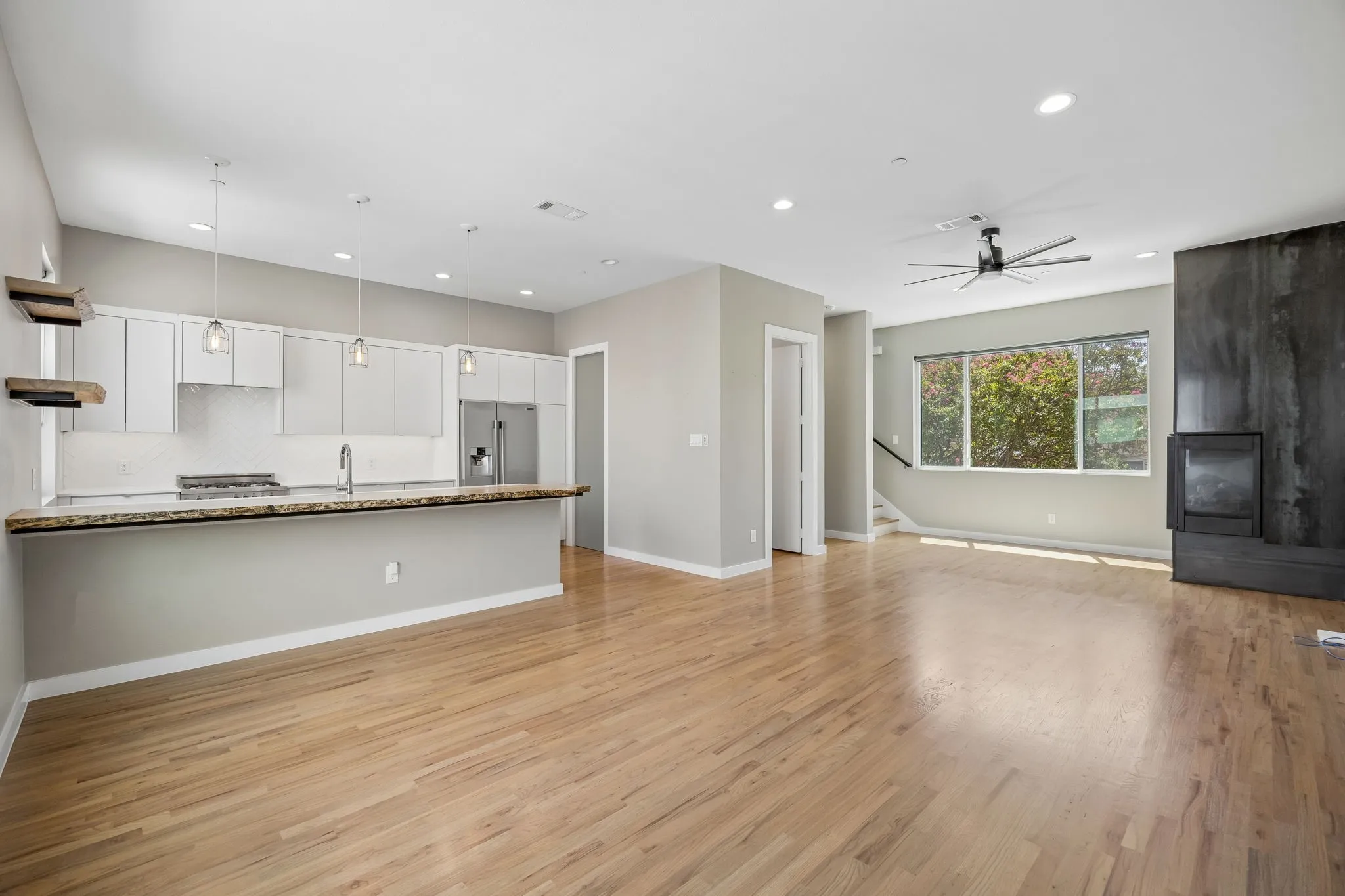 Condominium For Rent in Dallas County , 2630 Calvin Street 101, Dallas, Texas 75204, 2 Bedroom, 3 Bathroom, 2 Garage spaces, 1,817 Sqft, built in 2017, mls#21372349, Real Estate Agent in Dallas, Homes For Rent in Dallas county, Homes For Rent in Dallas, Realtor in Dallas Texas, Real Estate Brokerage Independent Realty Texas, Luminita Cordes Realtor