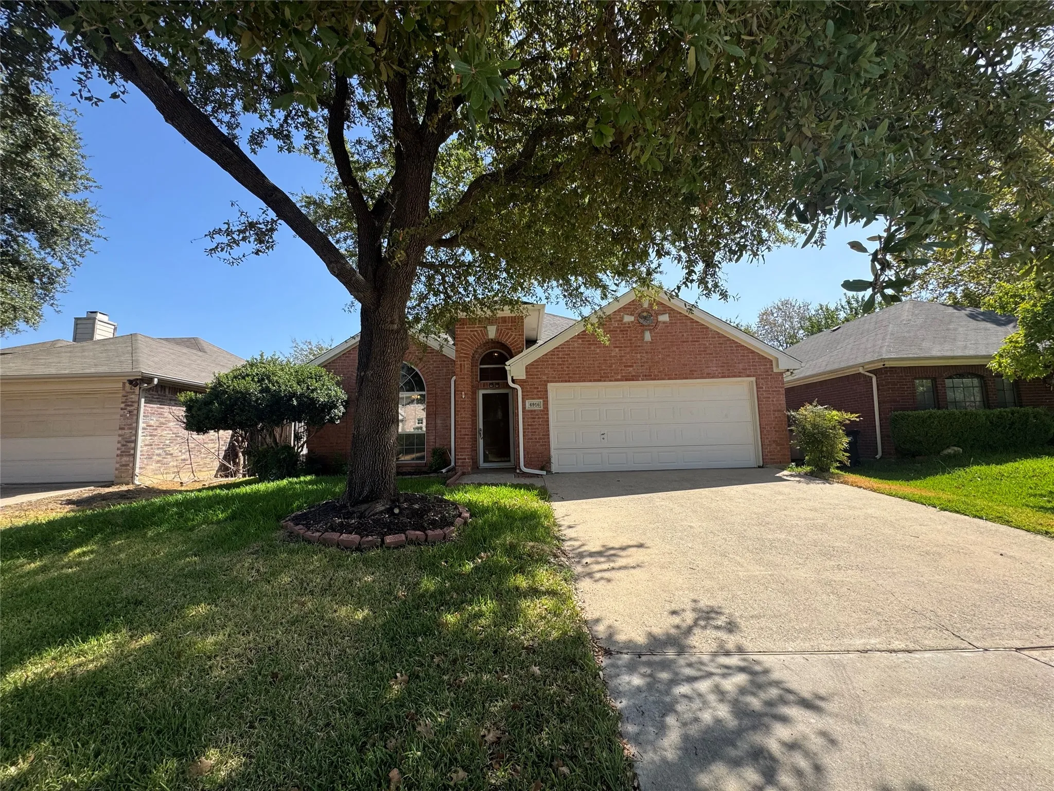 Single Family Residence For Rent in Tarrant County , 6916 Indiana Avenue, Fort Worth, Texas 76137, 3 Bedroom, 2 Bathroom, 2 Garage spaces, 1,809 Sqft, built in 1994, mls#21375642, Real Estate Agent in Fort Worth, Homes For Rent in Tarrant county, Homes For Rent in Fort Worth, Realtor in Fort Worth Texas, Real Estate Brokerage Independent Realty Texas, Luminita Cordes Realtor