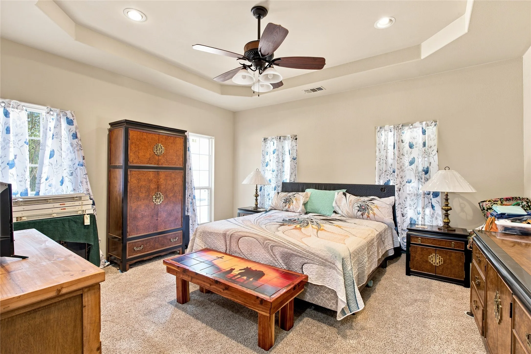 Single Family Residence For Sale in Hunt County , 4905 County Road 1134, Leonard, Texas 75452, 4 Bedroom, 4 Bathroom, 2 Garage spaces, 3,660 Sqft, built in 2002, mls#21375643, Real Estate Agent in Leonard, Homes For Sale in Hunt county, Homes For Sale in Leonard, Realtor in Leonard Texas, Real Estate Brokerage Independent Realty Texas, Luminita Cordes Realtor