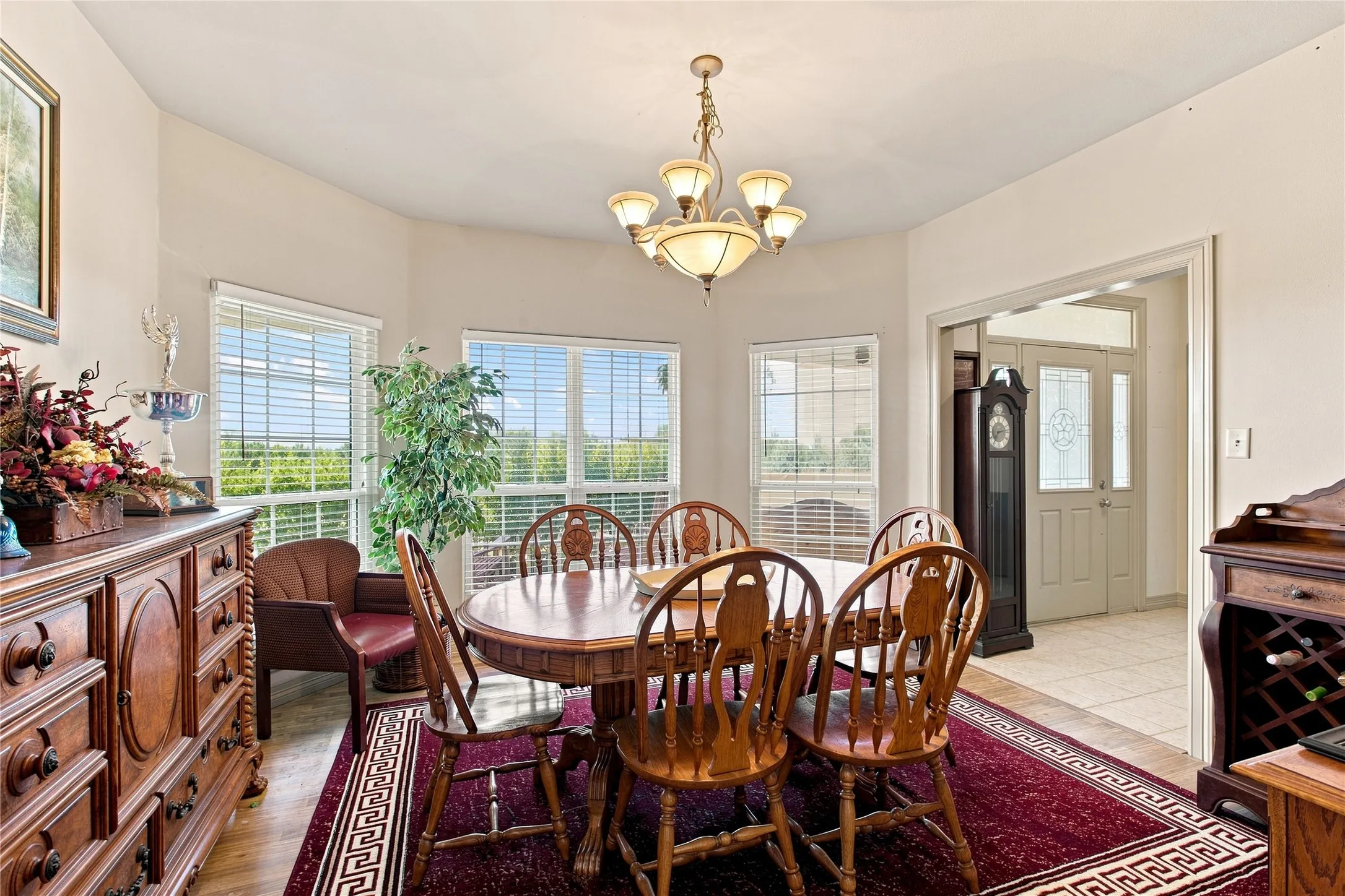 Single Family Residence For Sale in Hunt County , 4905 County Road 1134, Leonard, Texas 75452, 4 Bedroom, 4 Bathroom, 2 Garage spaces, 3,660 Sqft, built in 2002, mls#21375643, Real Estate Agent in Leonard, Homes For Sale in Hunt county, Homes For Sale in Leonard, Realtor in Leonard Texas, Real Estate Brokerage Independent Realty Texas, Luminita Cordes Realtor