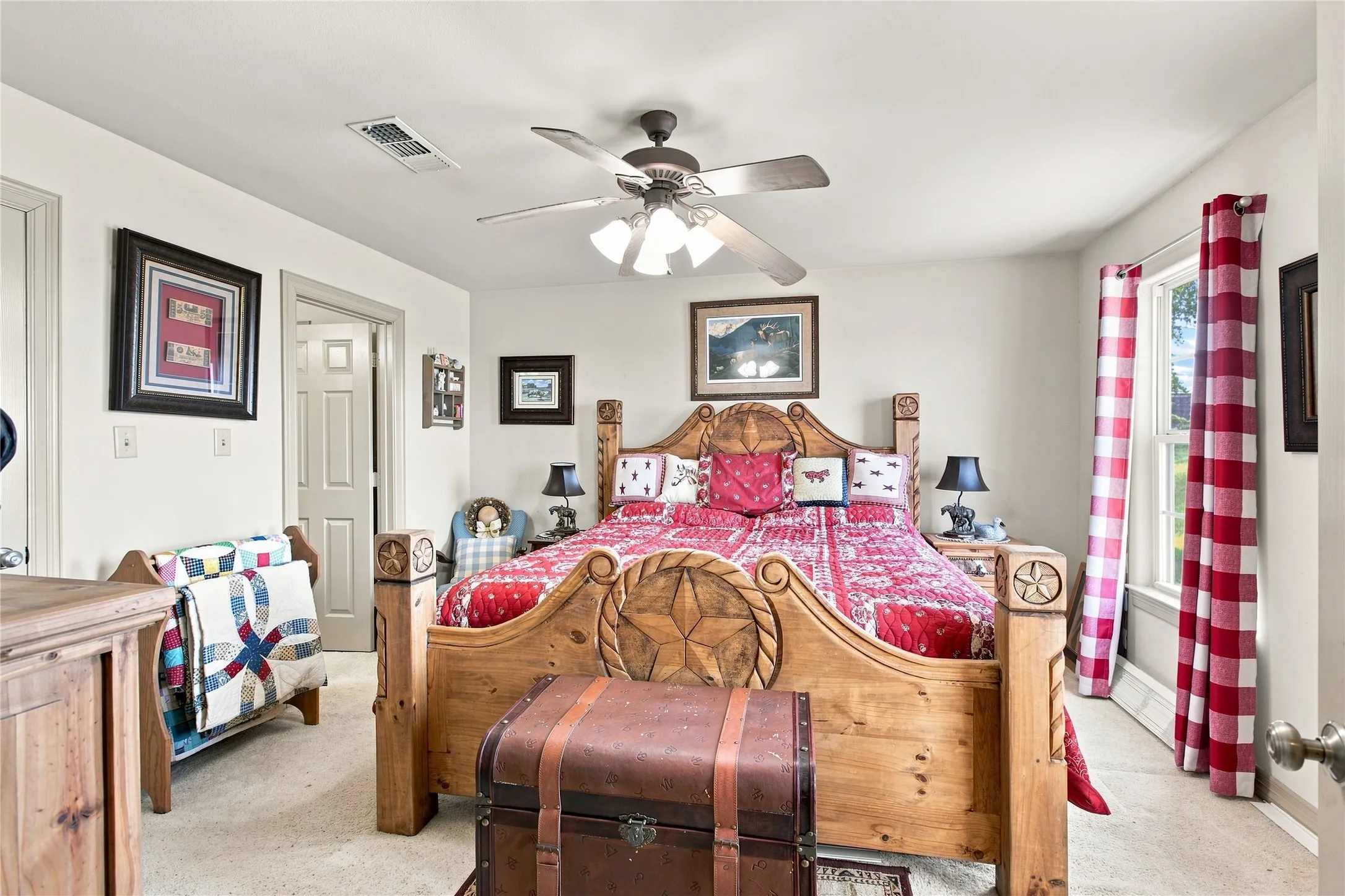 Single Family Residence For Sale in Hunt County , 4905 County Road 1134, Leonard, Texas 75452, 4 Bedroom, 4 Bathroom, 2 Garage spaces, 3,660 Sqft, built in 2002, mls#21375643, Real Estate Agent in Leonard, Homes For Sale in Hunt county, Homes For Sale in Leonard, Realtor in Leonard Texas, Real Estate Brokerage Independent Realty Texas, Luminita Cordes Realtor