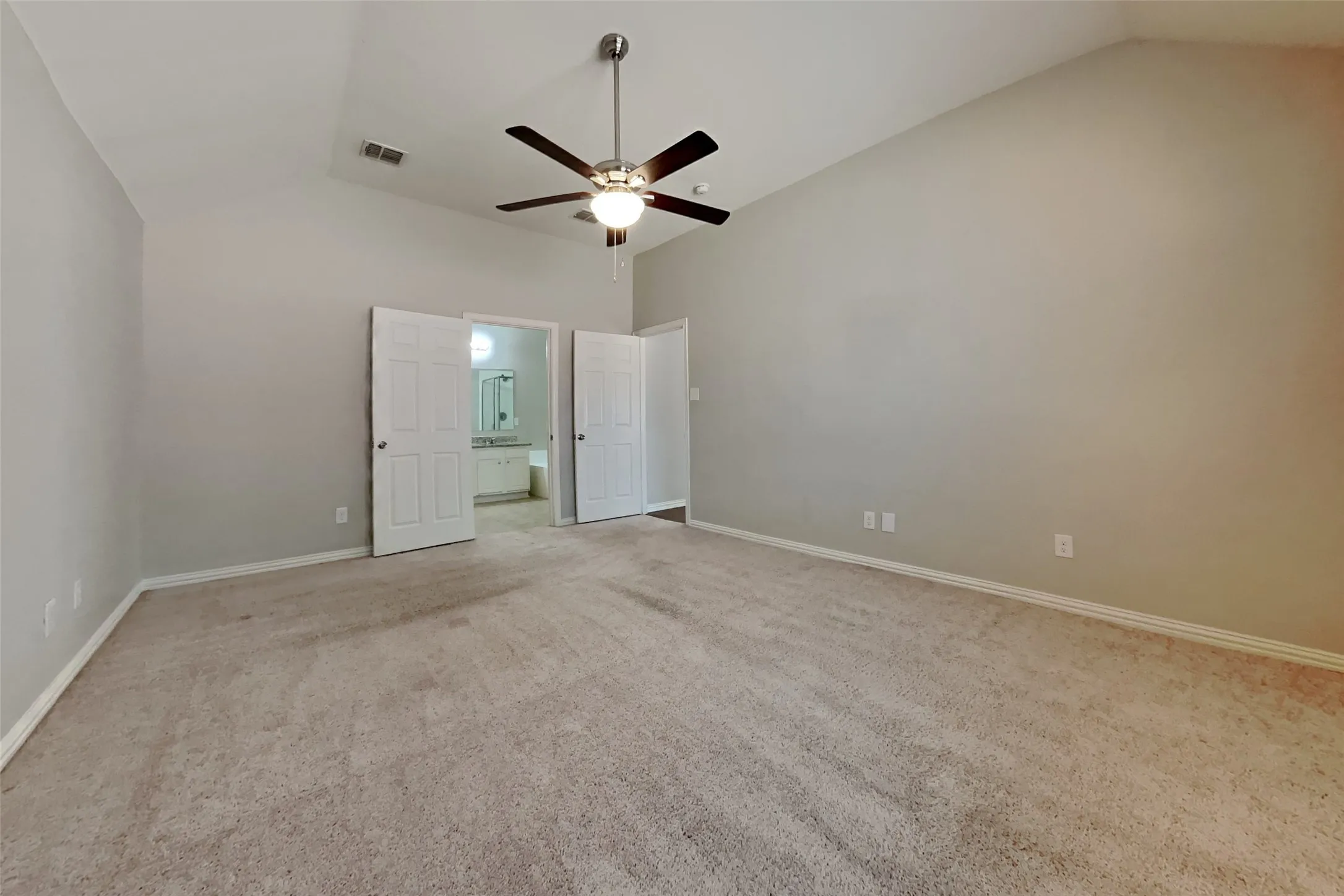 Single Family Residence For Rent in Dallas County , 1112 Seider Lane, Grand Prairie, Texas 75052, 4 Bedroom, 2 Bathroom, 2 Garage spaces, 1,935 Sqft, built in 2007, mls#21375585, Real Estate Agent in Grand Prairie, Homes For Rent in Dallas county, Homes For Rent in Grand Prairie, Realtor in Grand Prairie Texas, Real Estate Brokerage Independent Realty Texas, Luminita Cordes Realtor