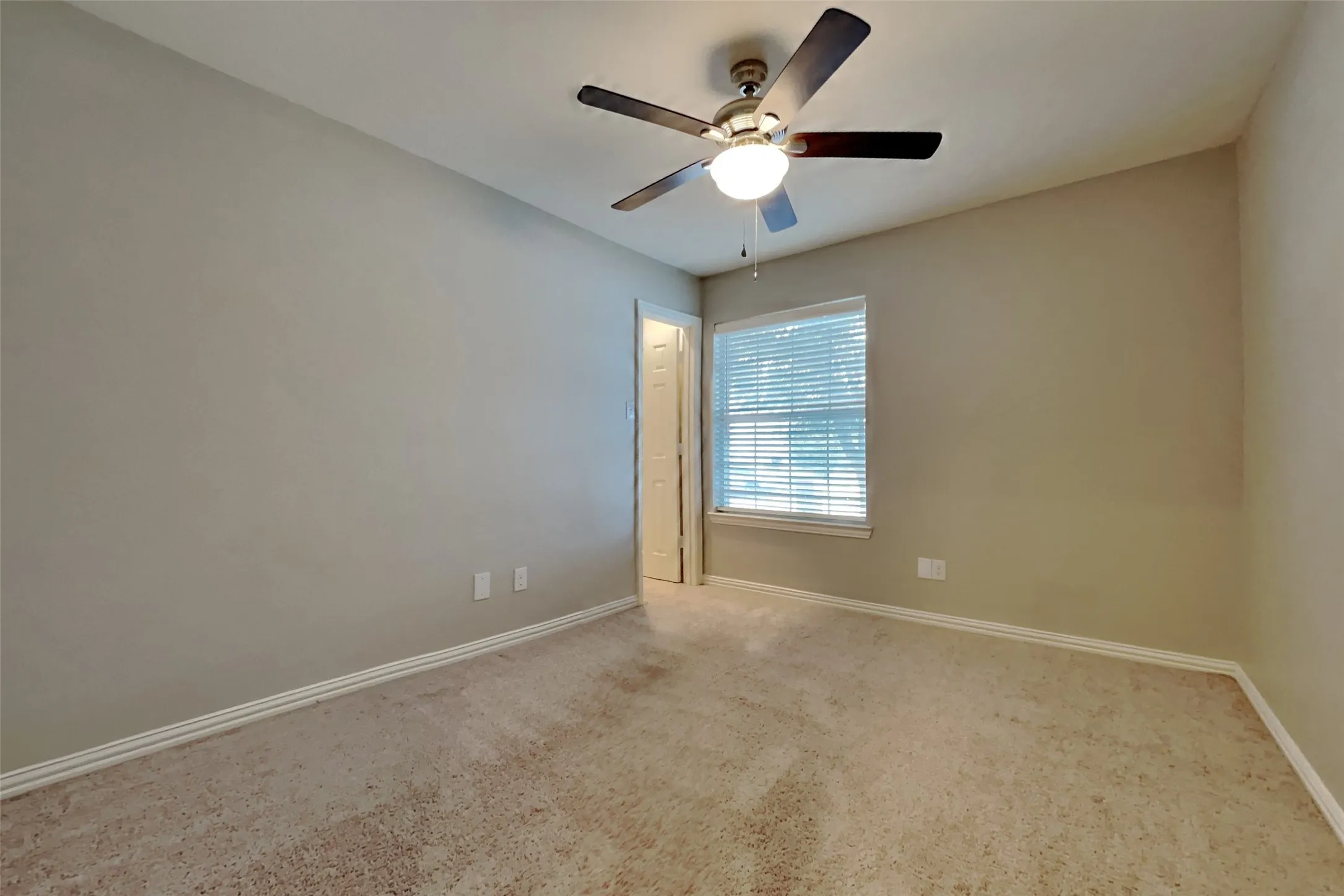 Single Family Residence For Rent in Dallas County , 1112 Seider Lane, Grand Prairie, Texas 75052, 4 Bedroom, 2 Bathroom, 2 Garage spaces, 1,935 Sqft, built in 2007, mls#21375585, Real Estate Agent in Grand Prairie, Homes For Rent in Dallas county, Homes For Rent in Grand Prairie, Realtor in Grand Prairie Texas, Real Estate Brokerage Independent Realty Texas, Luminita Cordes Realtor